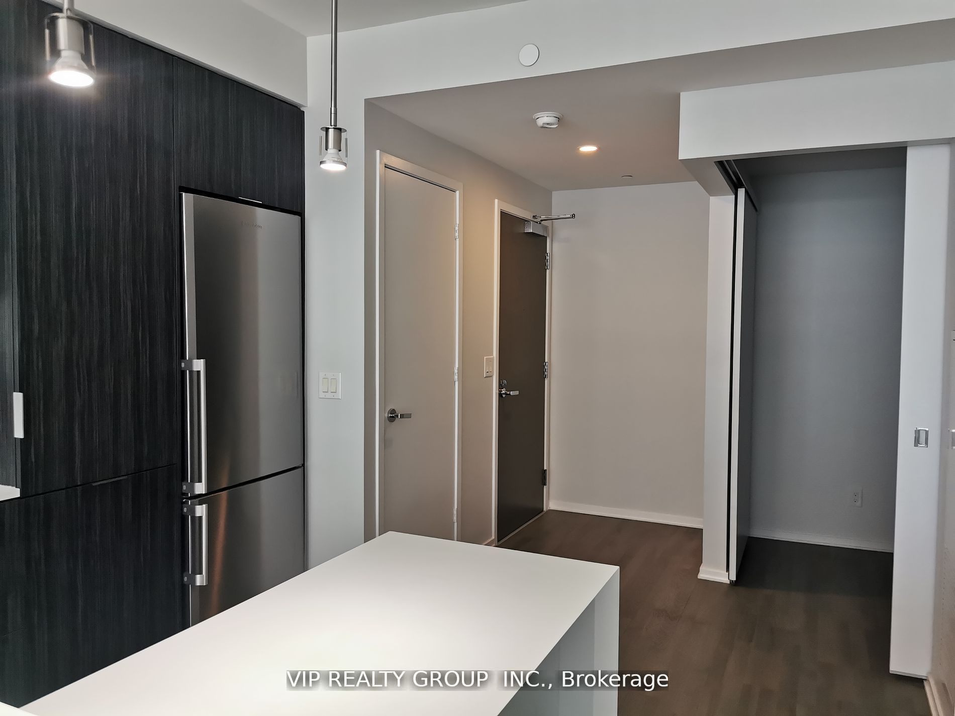 1 Bloor Street E 2209, Toronto, ON M4W 0A8 photo 4