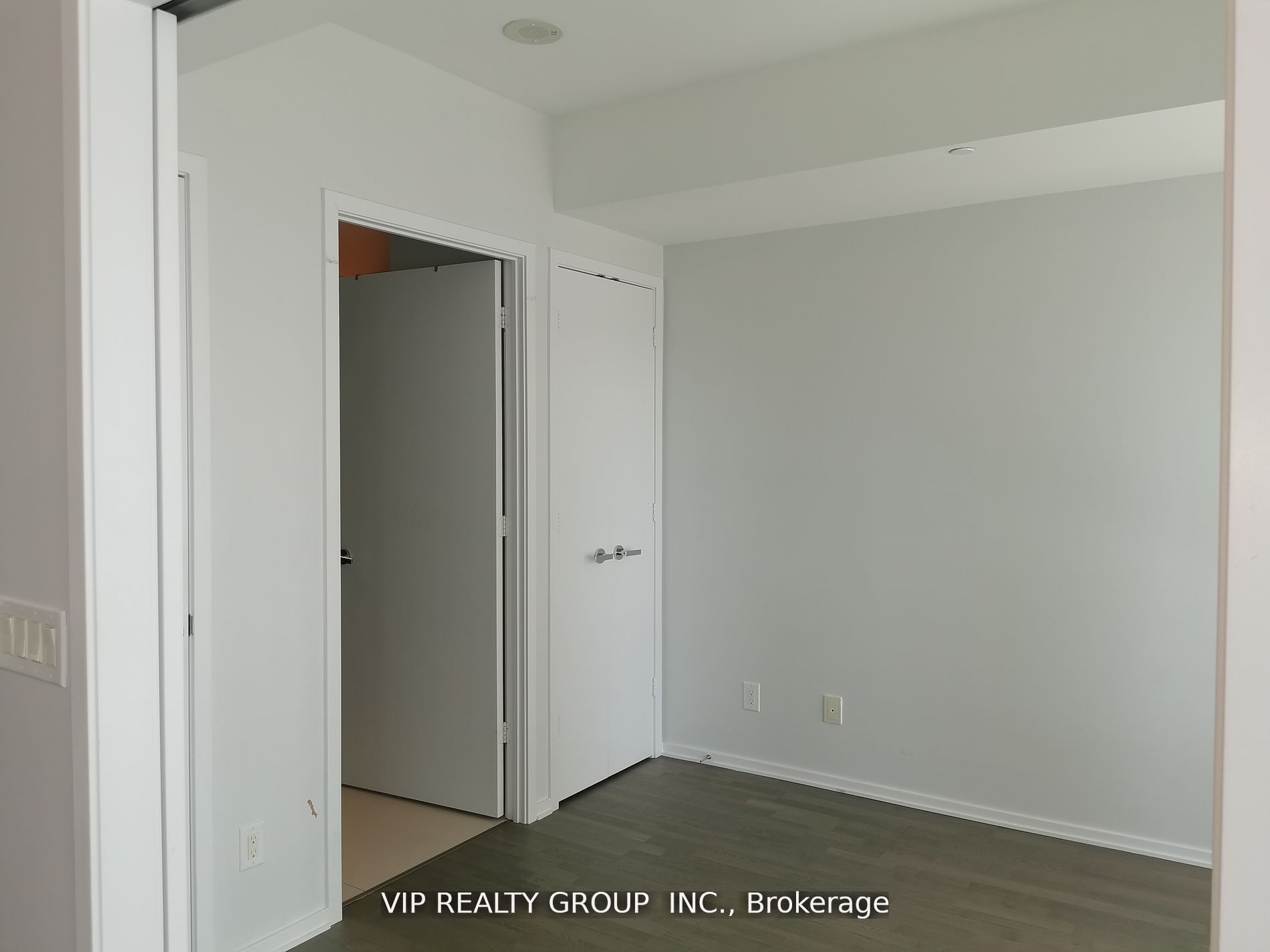 1 Bloor Street E 2209, Toronto, ON M4W 0A8 photo 5