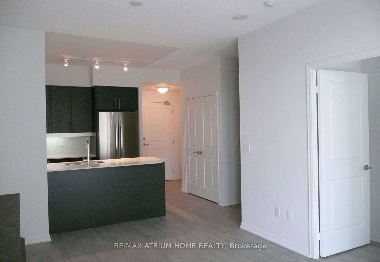 65 East Liberty Street 1509, Toronto, ON M6K 3R2 photo 4