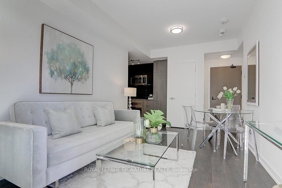 223 St Clair Avenue W 318, Toronto, ON M4V 0A5 photo 2