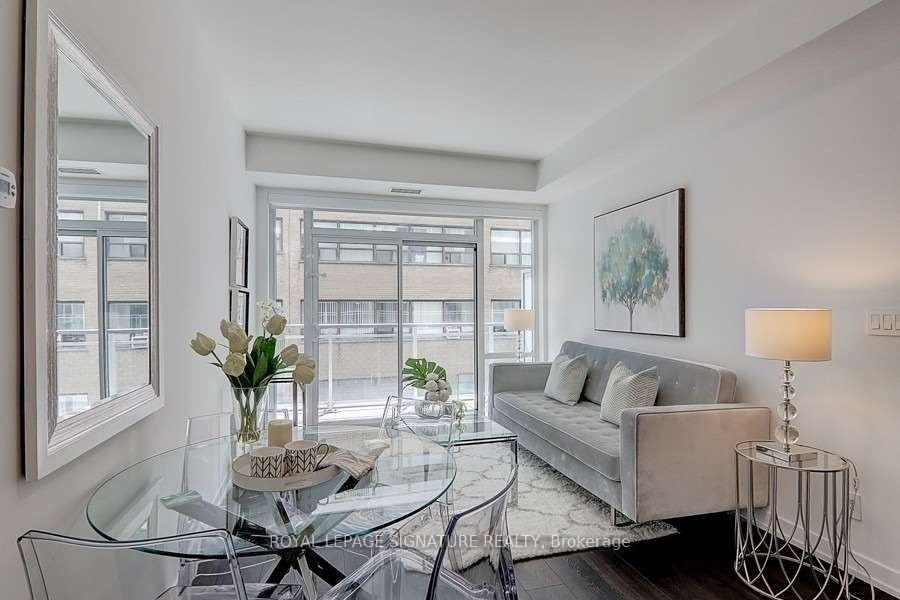 223 St Clair Avenue W 318, Toronto, ON M4V 0A5 photo 3