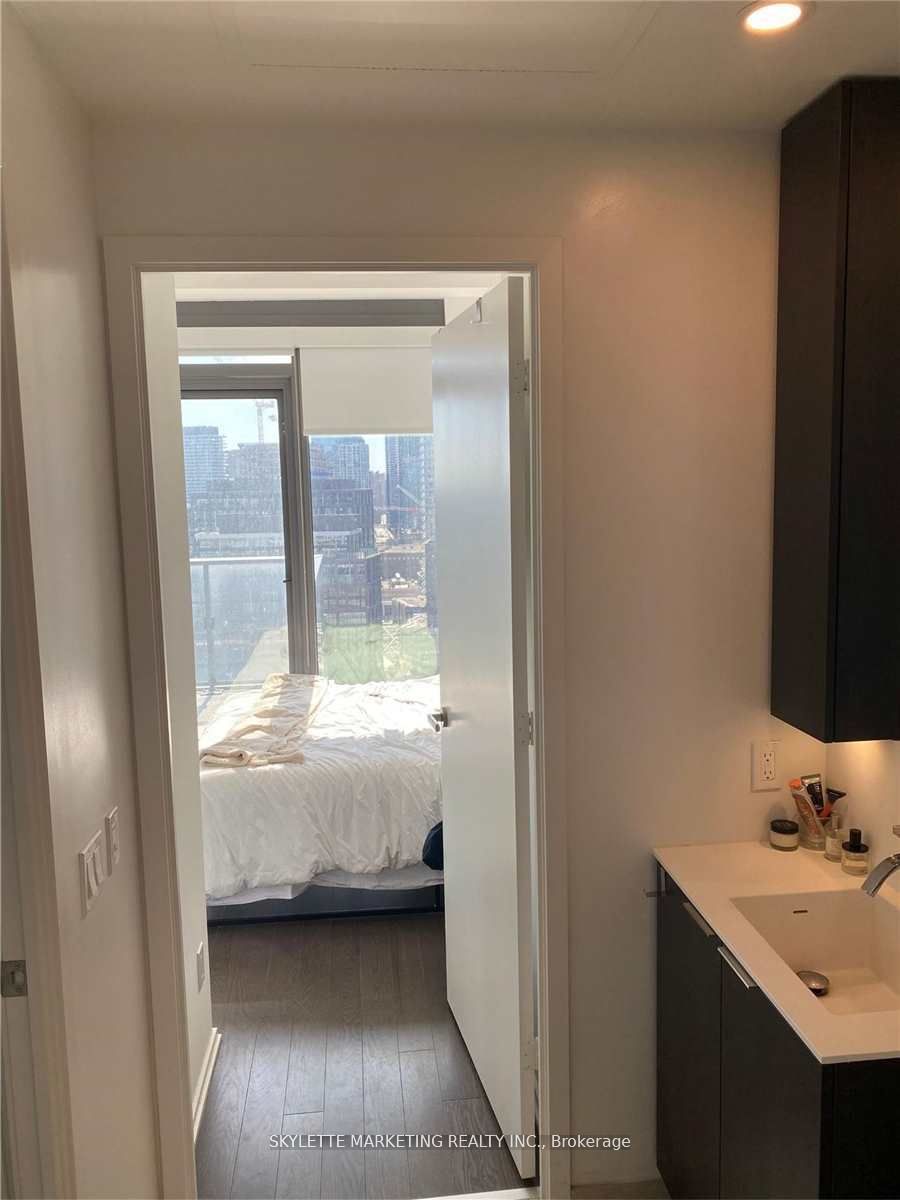16 Bonnycastle Street 1810, Toronto, ON M5A 0C8 photo 5