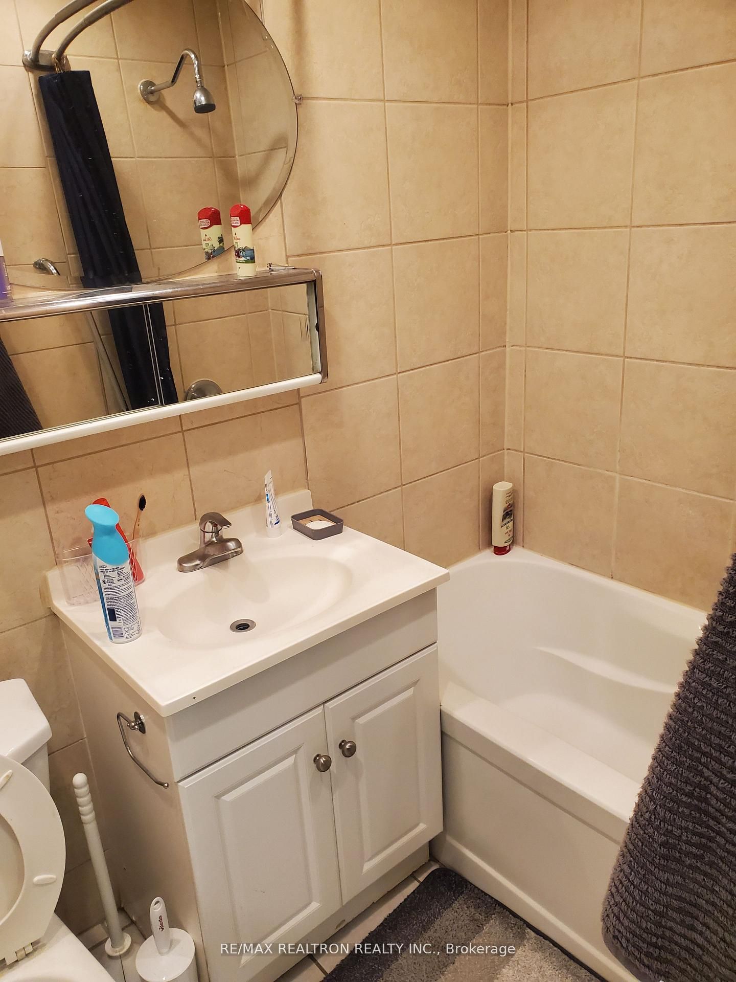 234 Wilmington Avenue #1, Toronto, ON M3H 5K2 photo 2