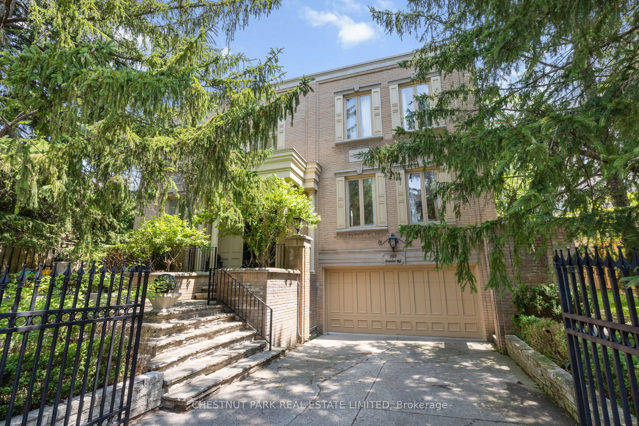 103 Dunloe Road, Toronto, ON M5P 2T7