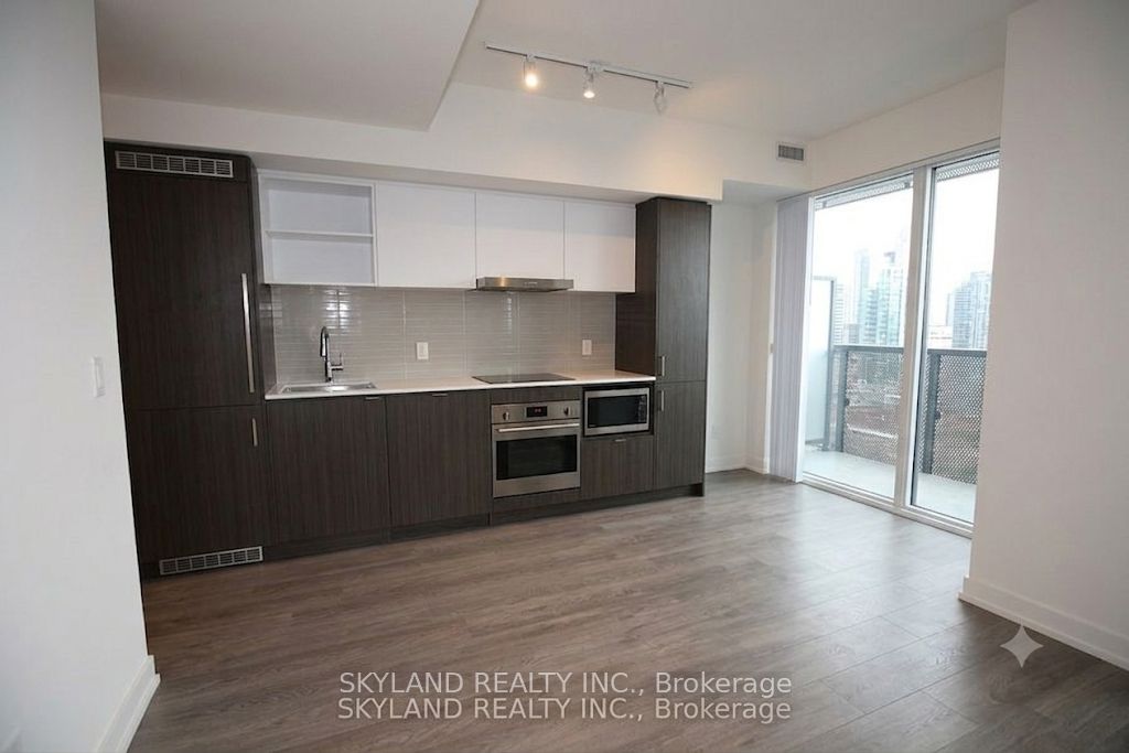 55 Cooper Street 2705, Toronto, ON M5E 0G1 photo 2