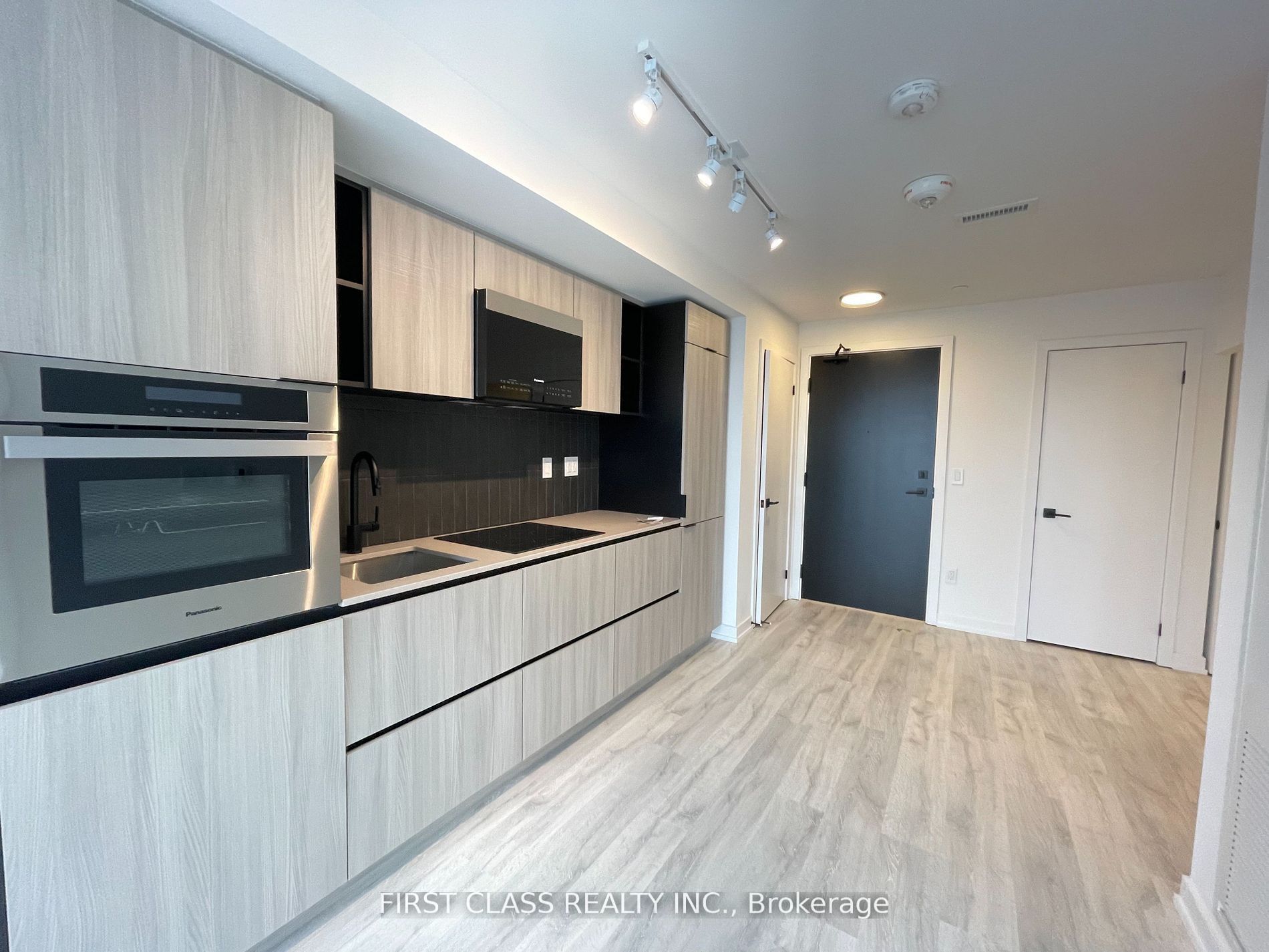 2 Augusta Avenue 701, Toronto, ON M5V 0T3 photo 5