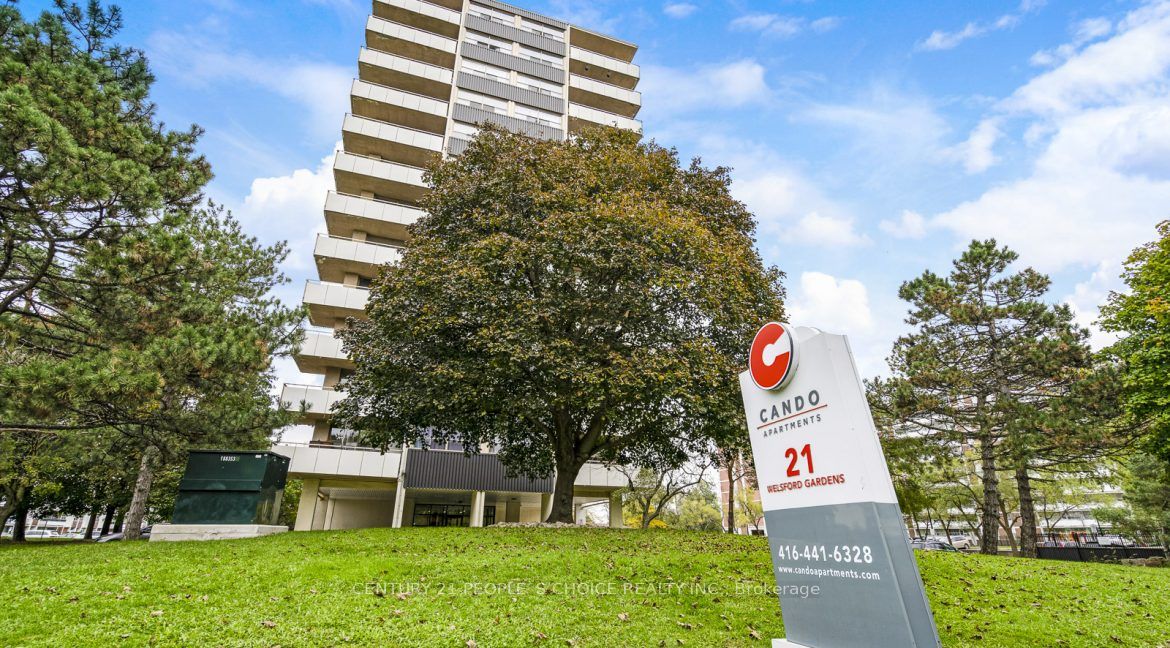 21 Welsford Gardens 207, Toronto, ON M3A 2P6