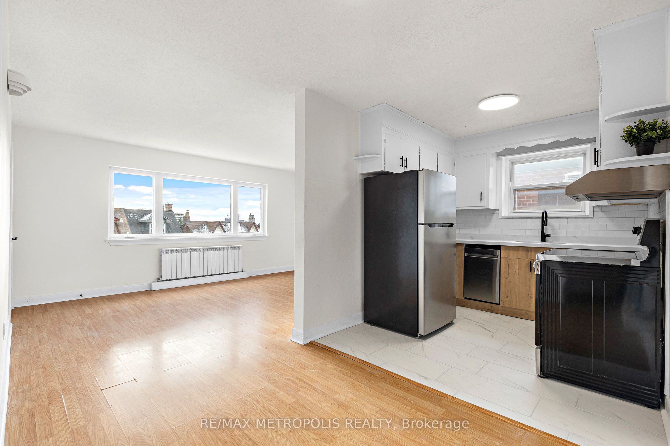 1030 Davenport Road 2, Toronto, ON M6G 2B9 photo 3