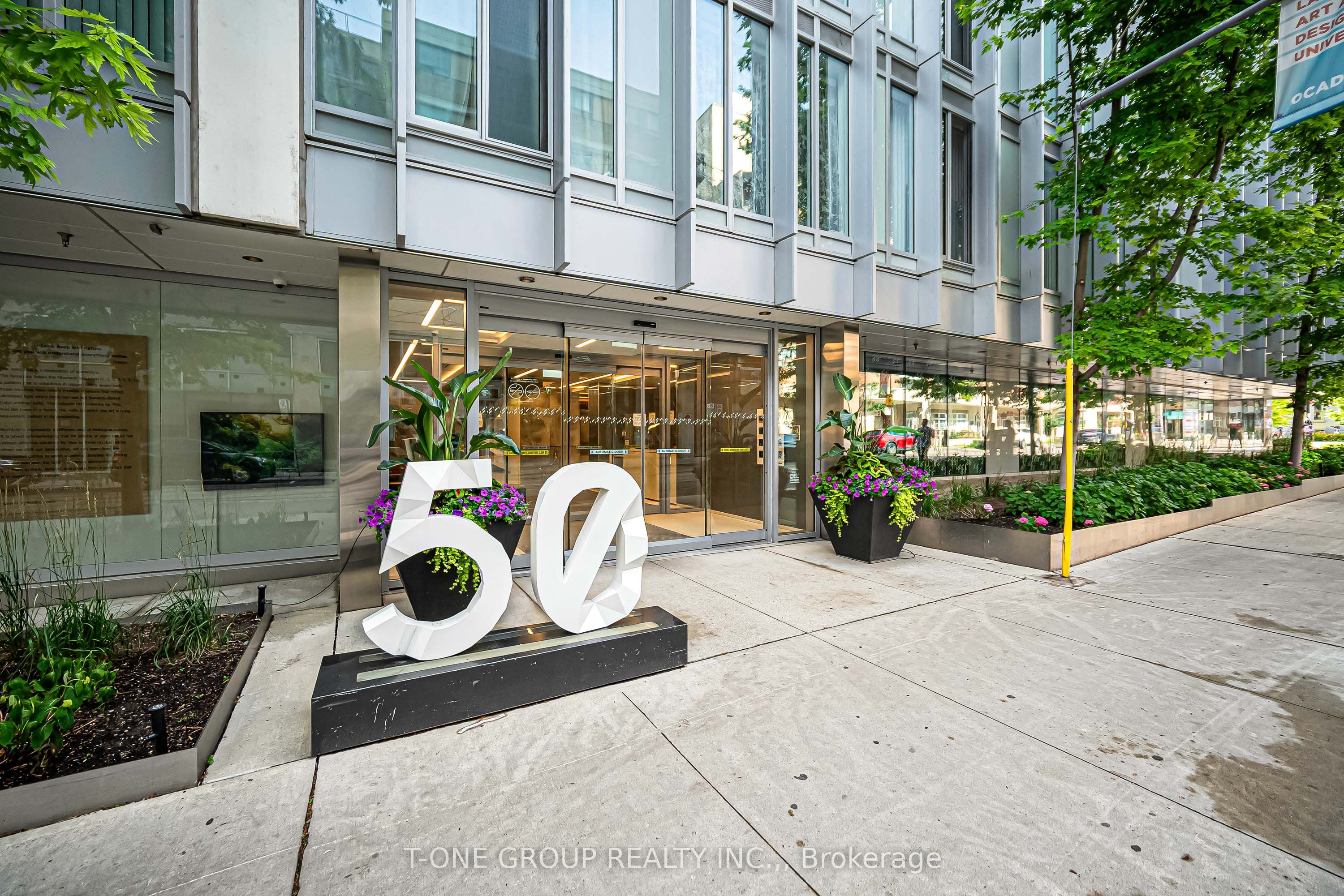 50 Mccaul Street 513, Toronto, ON M5T 1V9 photo 5