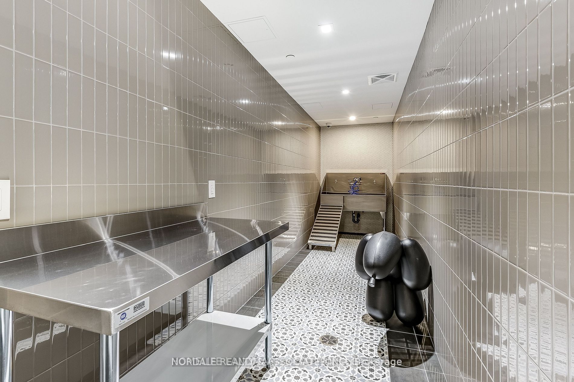 28 Widmer Street GPH25, Toronto, ON M5V 0T2 photo 4