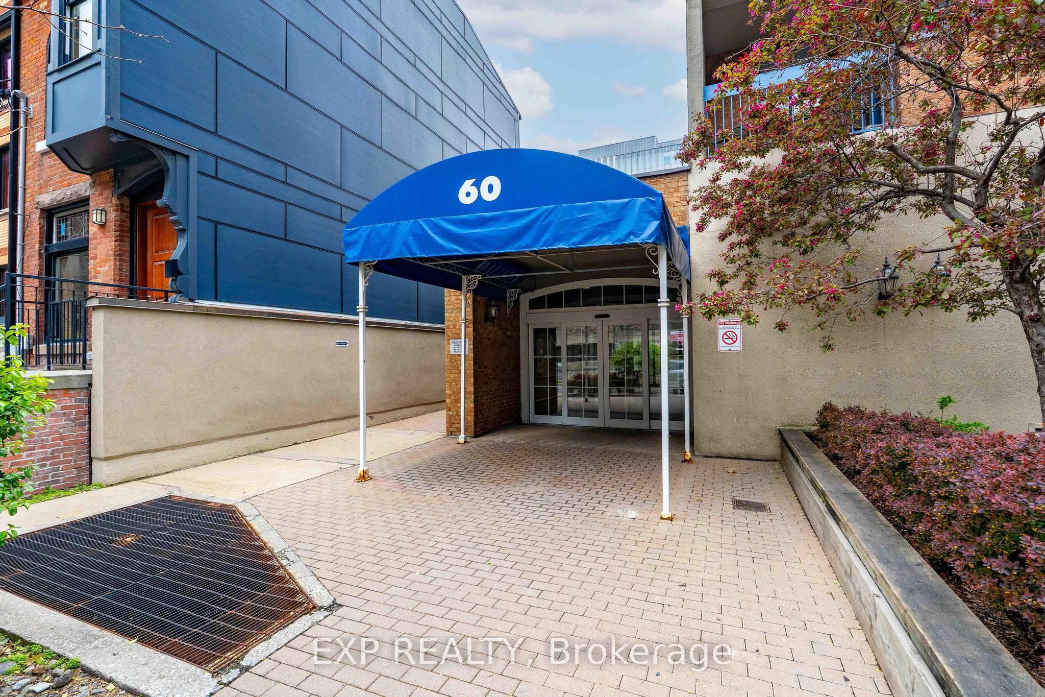 60 St Patrick Street 435, Toronto, ON M5T 2X5