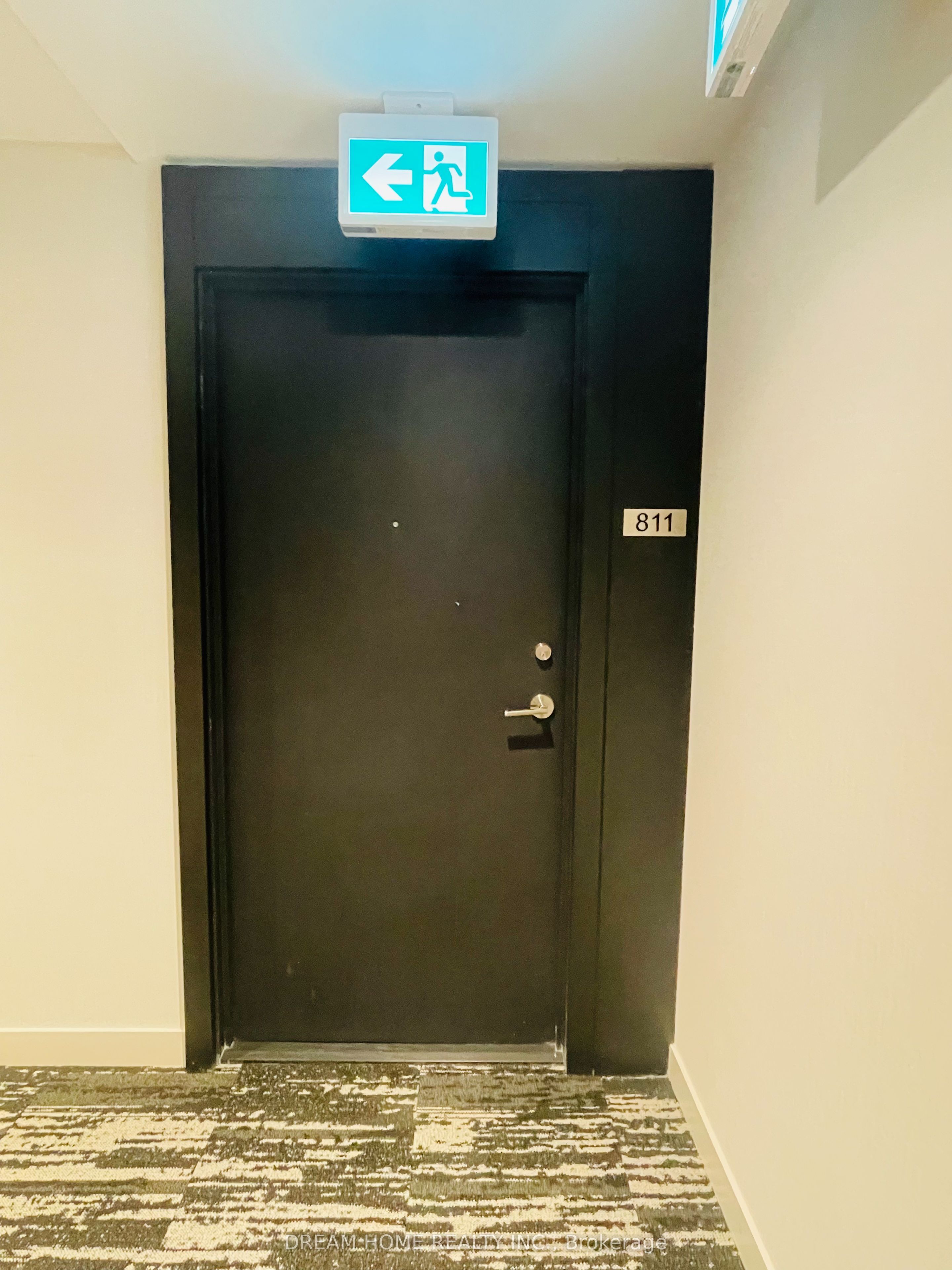 252 Church Street #811, Toronto, ON M5B 1Z2 photo 2