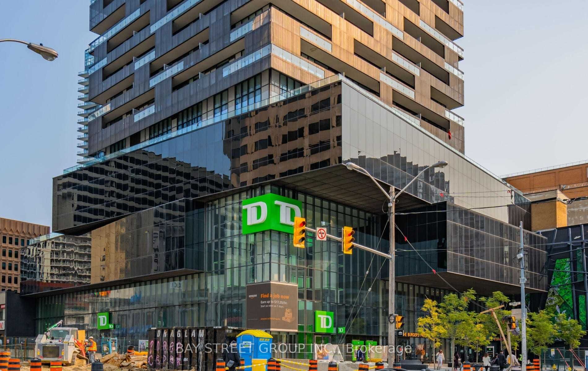 8 Eglinton Avenue E 4404, Toronto, ON M4P 1A6 photo 2