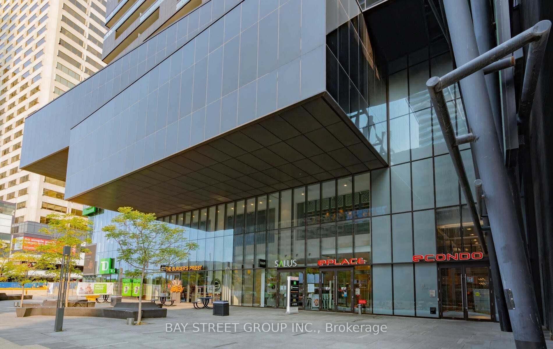 8 Eglinton Avenue E 4404, Toronto, ON M4P 1A6 photo 3