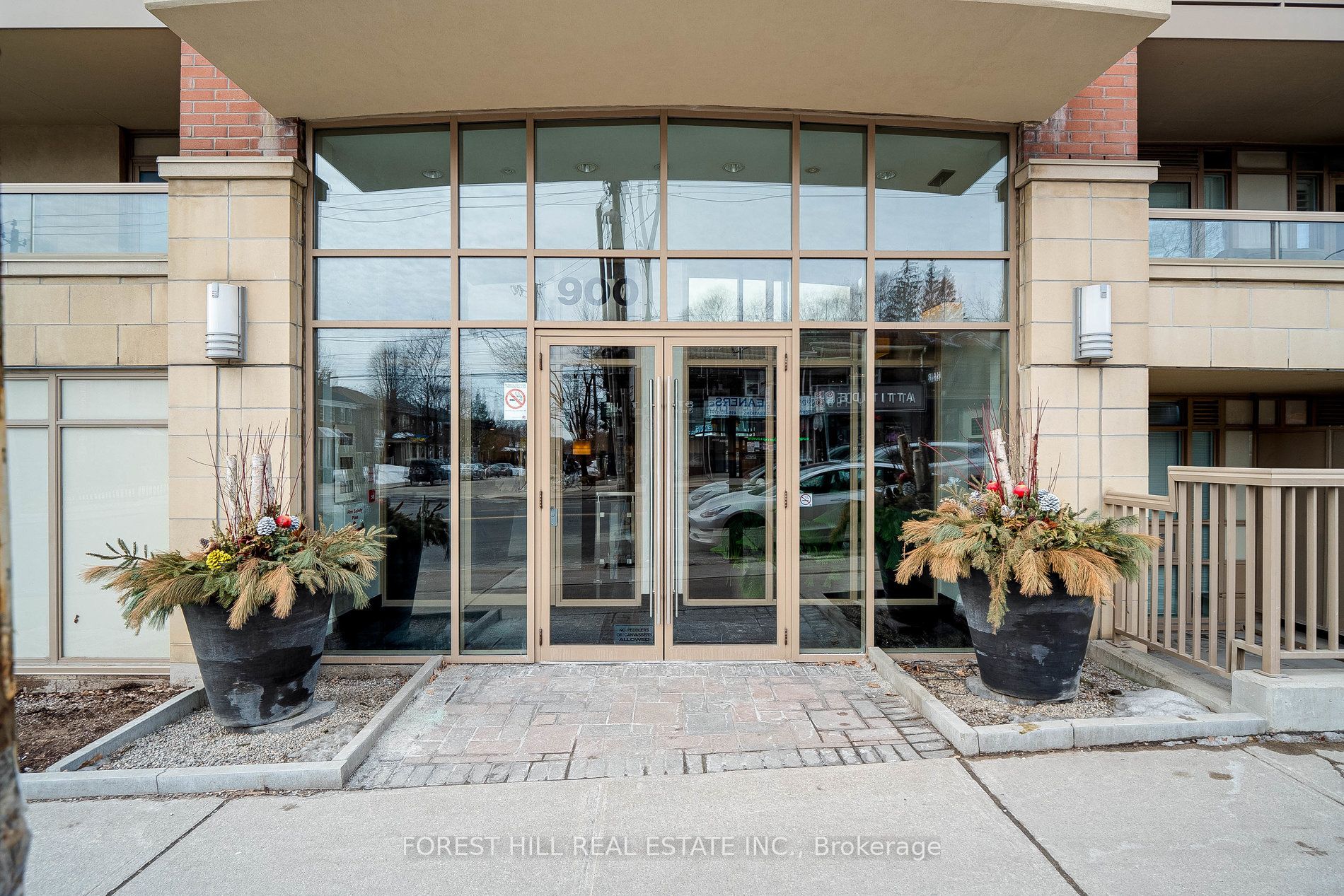 900 Mount Pleasant Road 1501, Toronto, ON M4P 3J9 photo 2