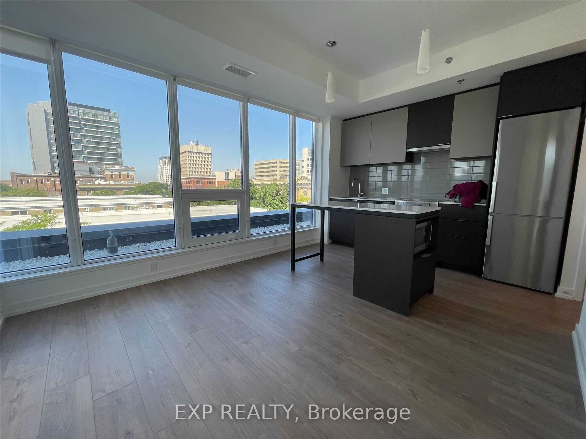 203 College Street 502, Toronto, ON M5T 0C8 photo 2