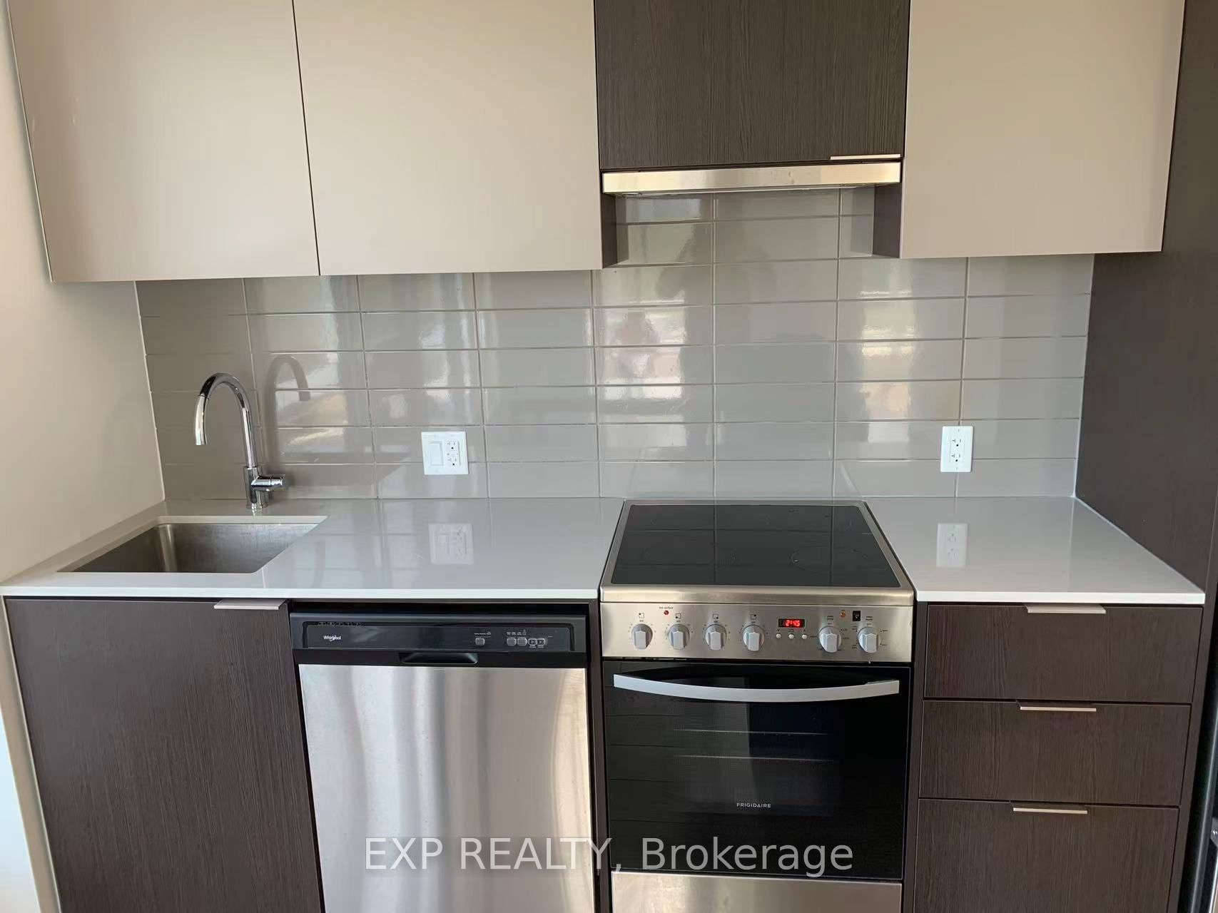 203 College Street 502, Toronto, ON M5T 0C8 photo 4