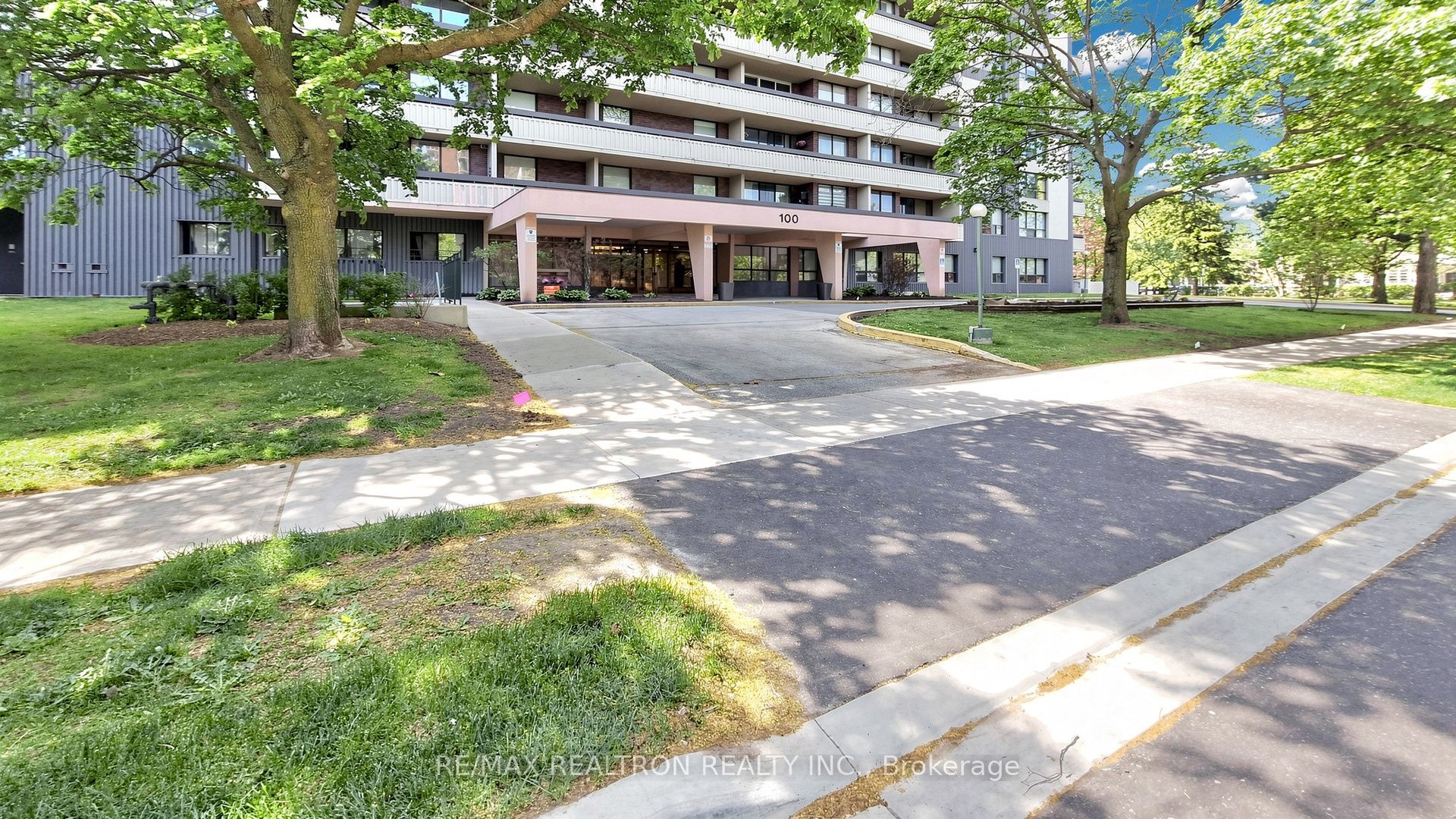 100 Canyon Avenue 608, Toronto, ON M3H 5T9 photo 3