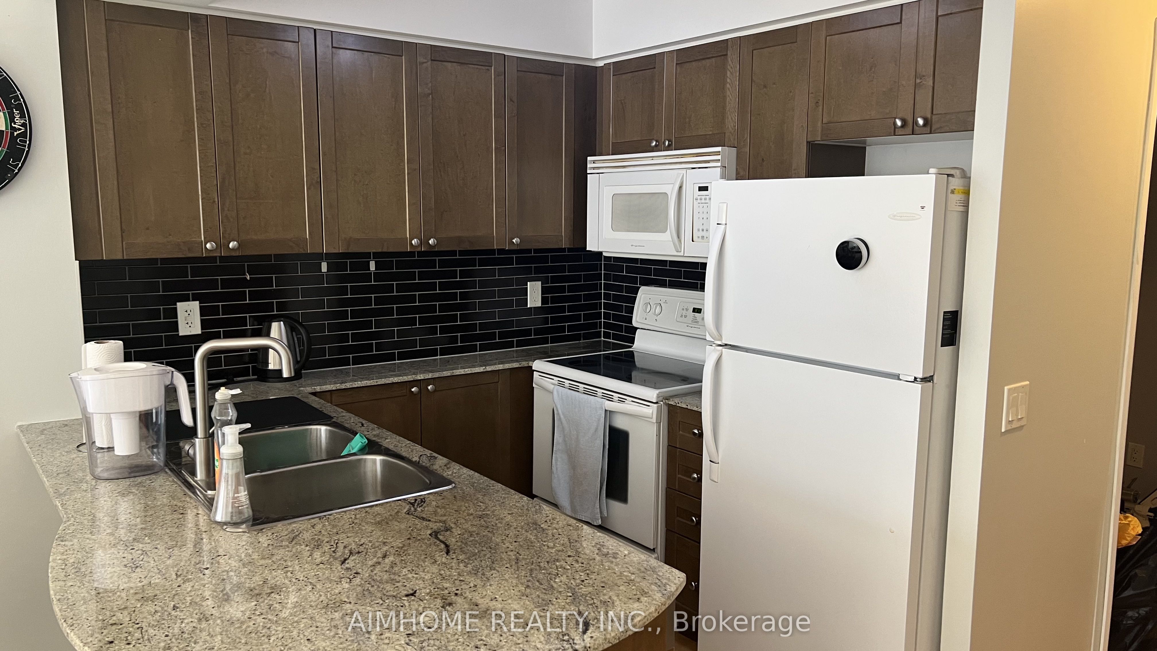 763 Bay Street 503, Toronto, ON M5G 2R3 photo 2
