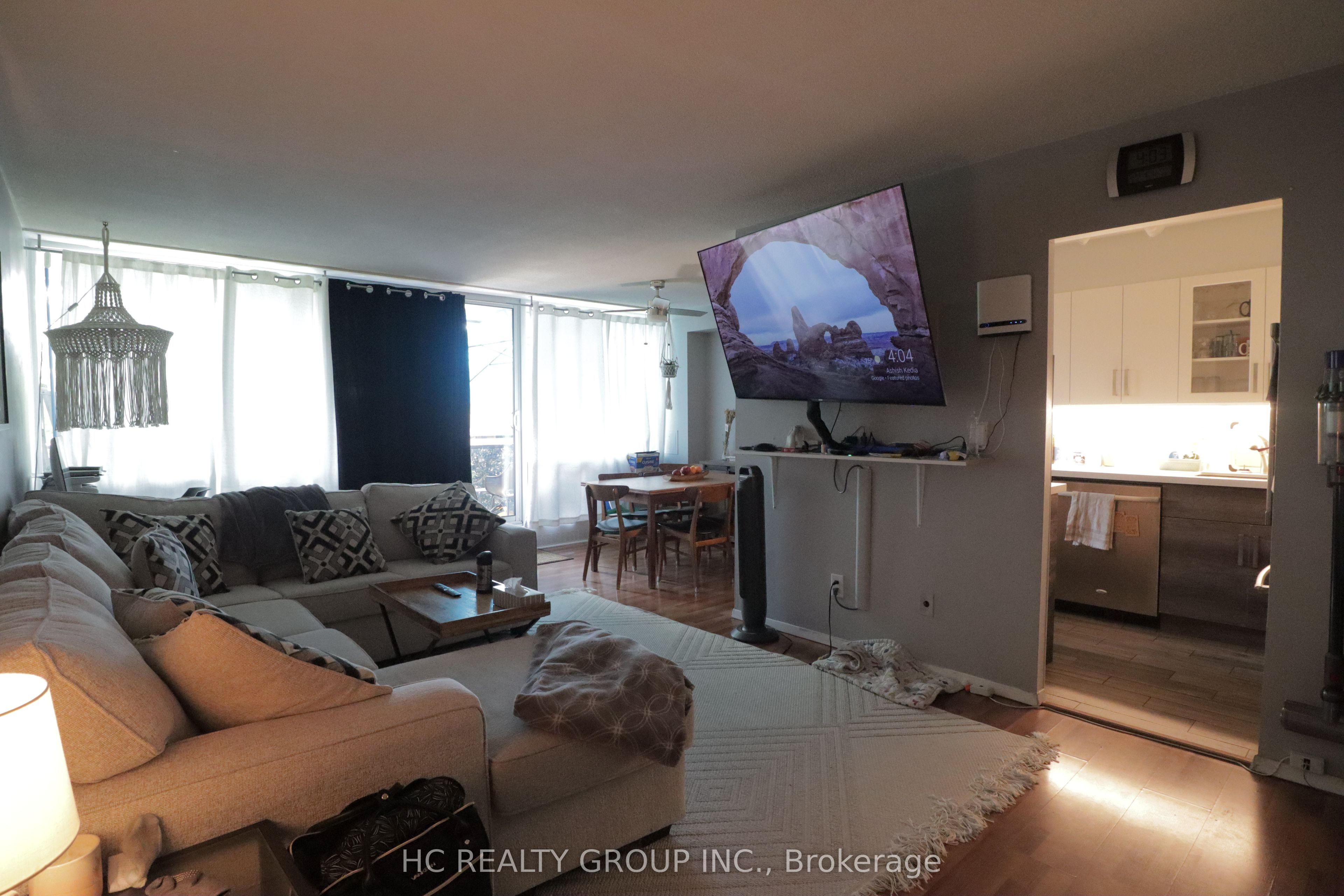 10 Sunrise Avenue 419, Toronto, ON M4R 2R1 photo 3