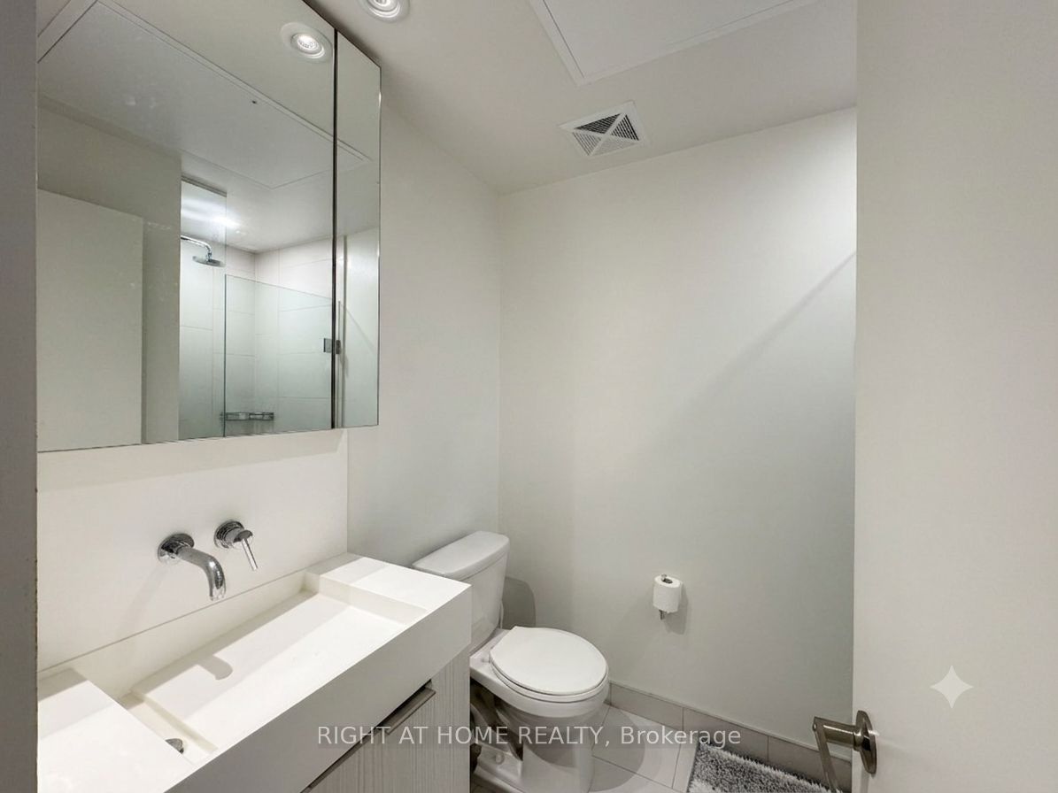 20 Richardson Street 3106, Toronto, ON M5A 0S6 photo 4