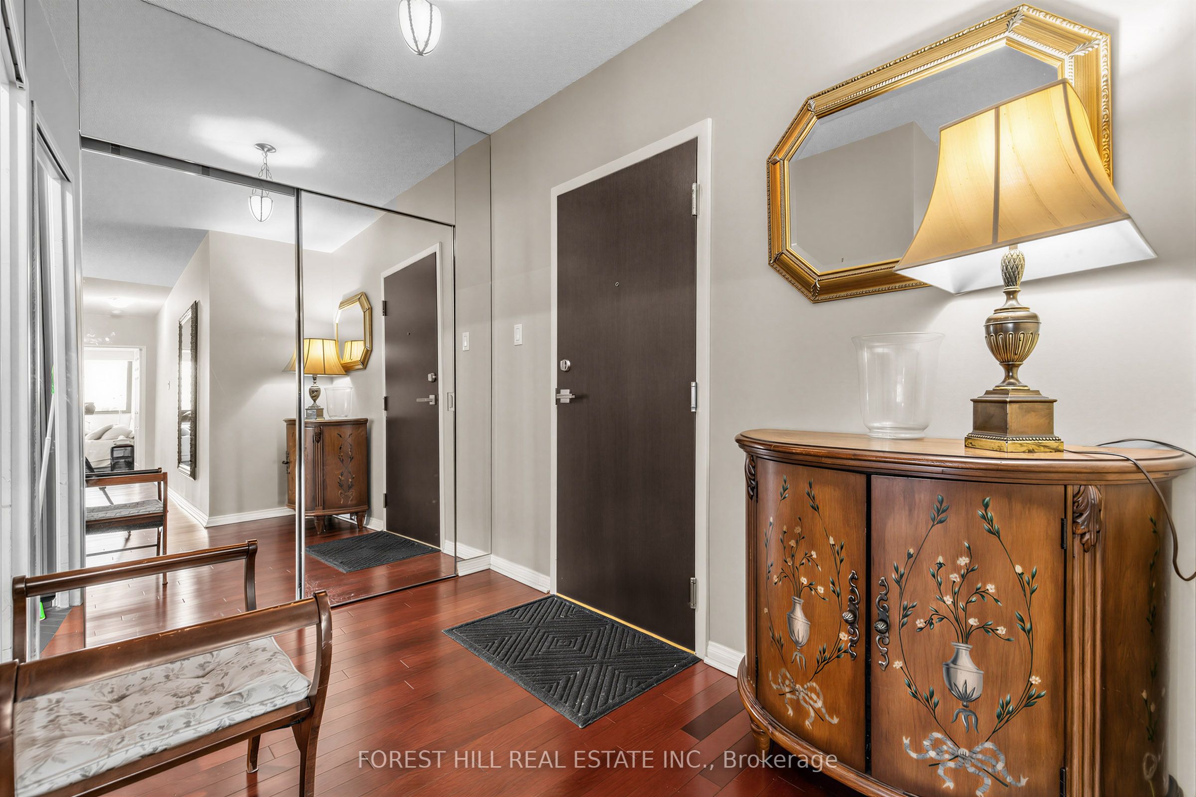 15 Mcmurrich Street PH01, Toronto, ON M5R 3M6 photo 2