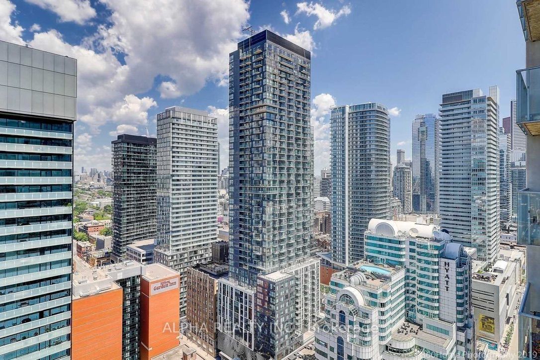 375 King Street W 1103, Toronto, ON M5V 1K1