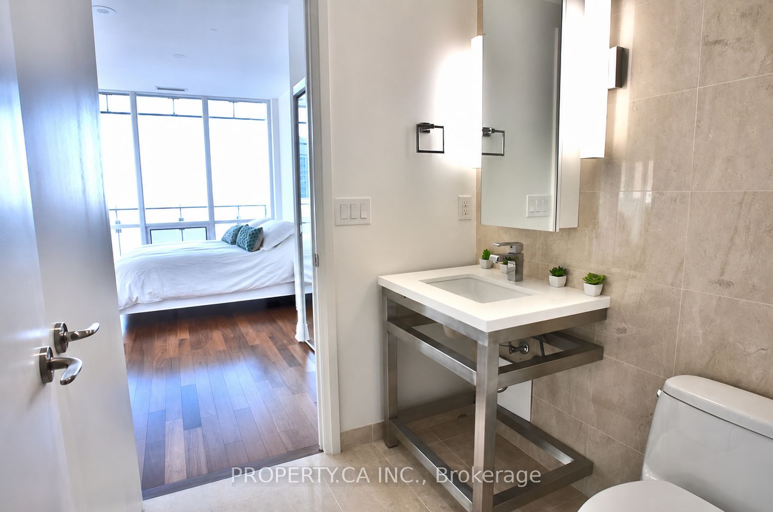 80 John Street 2904, Toronto, ON M5V 3X4 photo 4