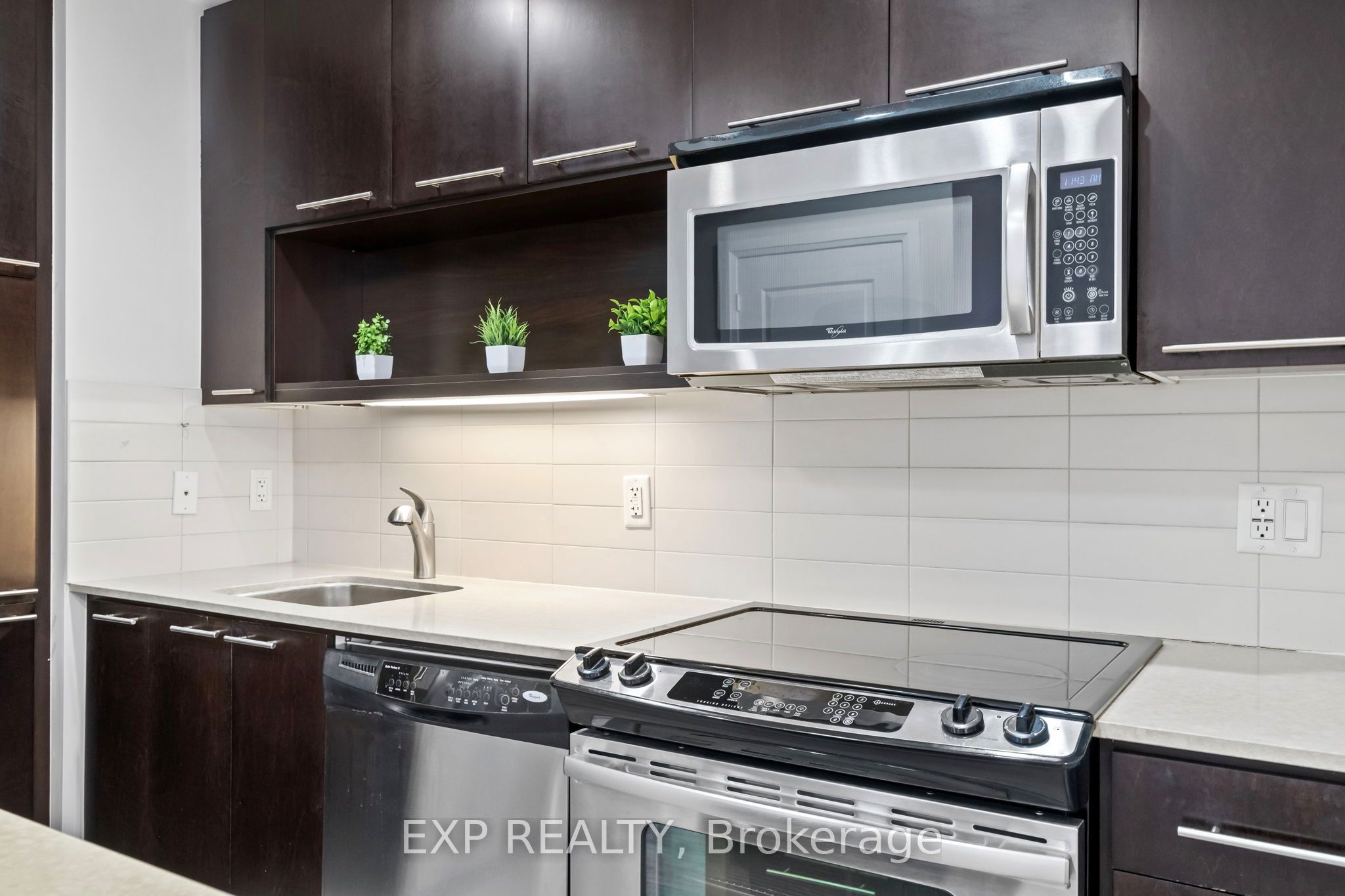 100 Harrison Garden Boulevard 1702, Toronto, ON M2N 0C2 photo 5