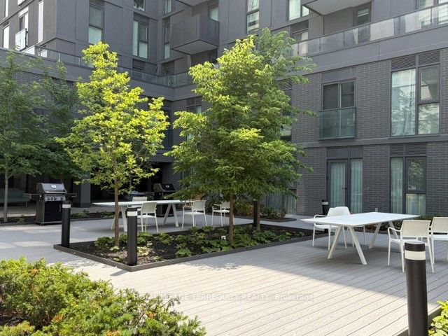 500 Wilson Avenue 234, Toronto, ON M3H 0E5