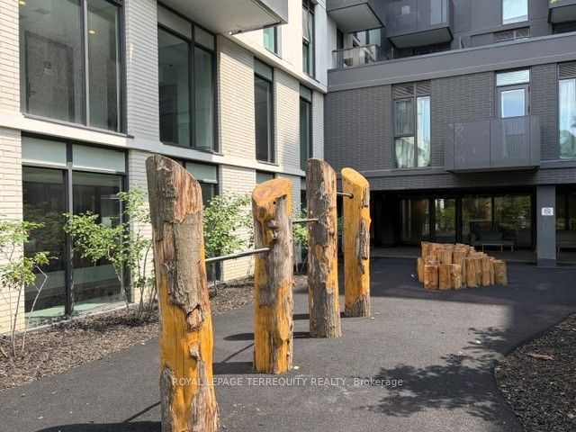 500 Wilson Avenue 234, Toronto, ON M3H 0E5 photo 2