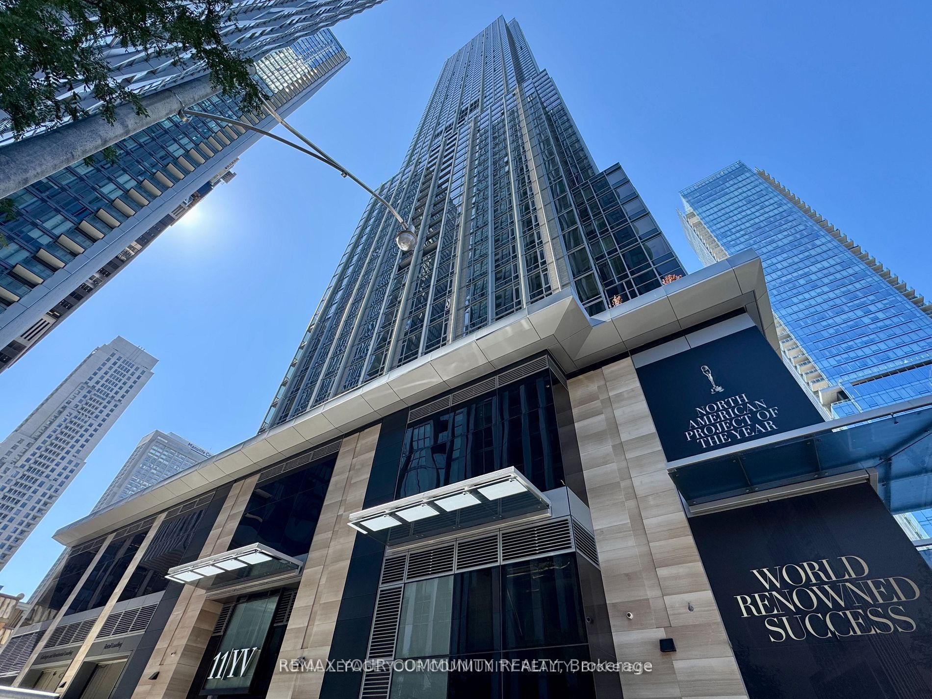 11 Yorkville Avenue 2114, Toronto, ON M4W 0B7 photo 3