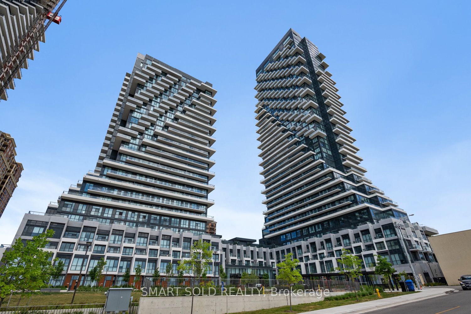 30 Inn On The Park Drive 420, Toronto, ON M3C 0P7