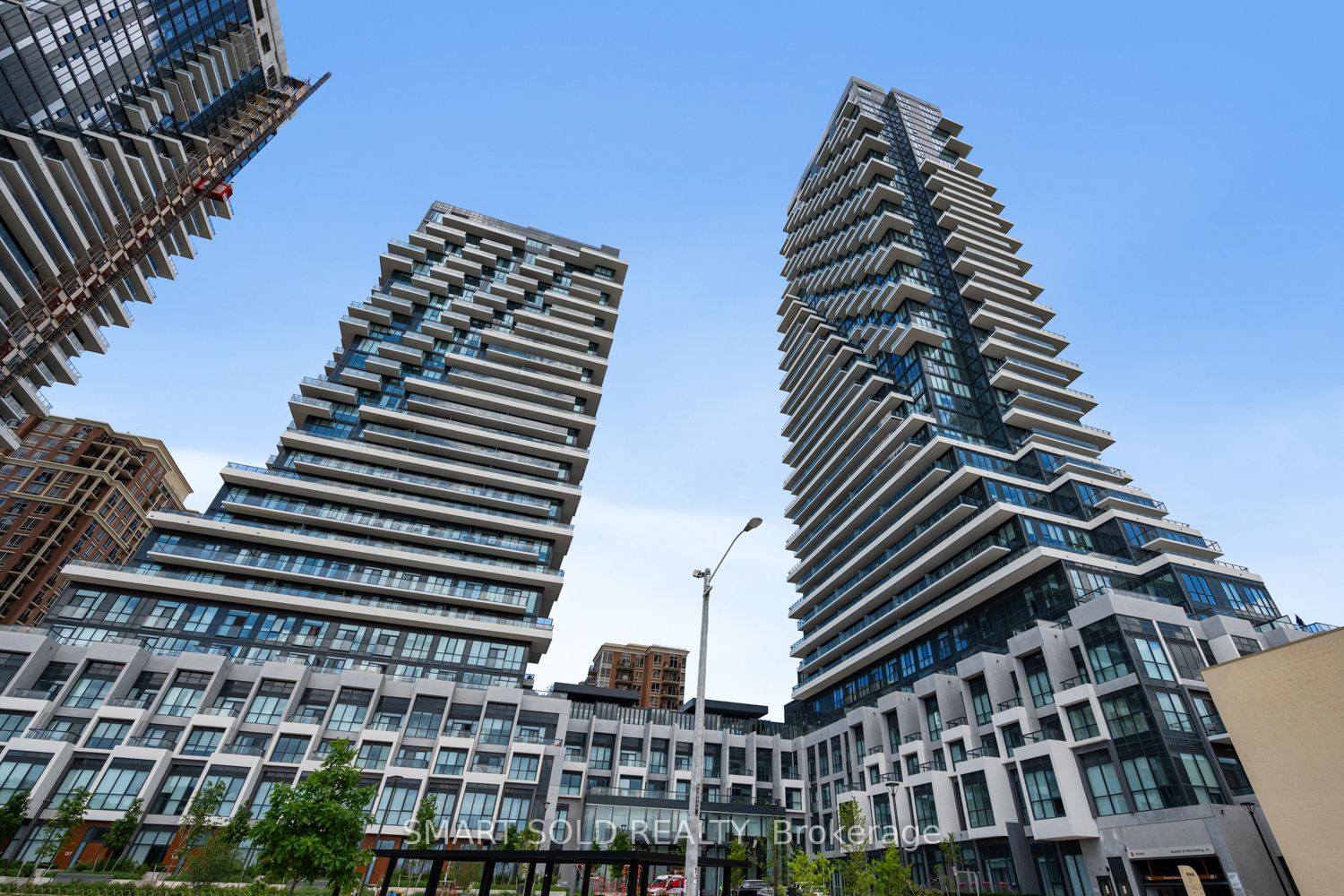 30 Inn On The Park Drive 420, Toronto, ON M3C 0P7 photo 5