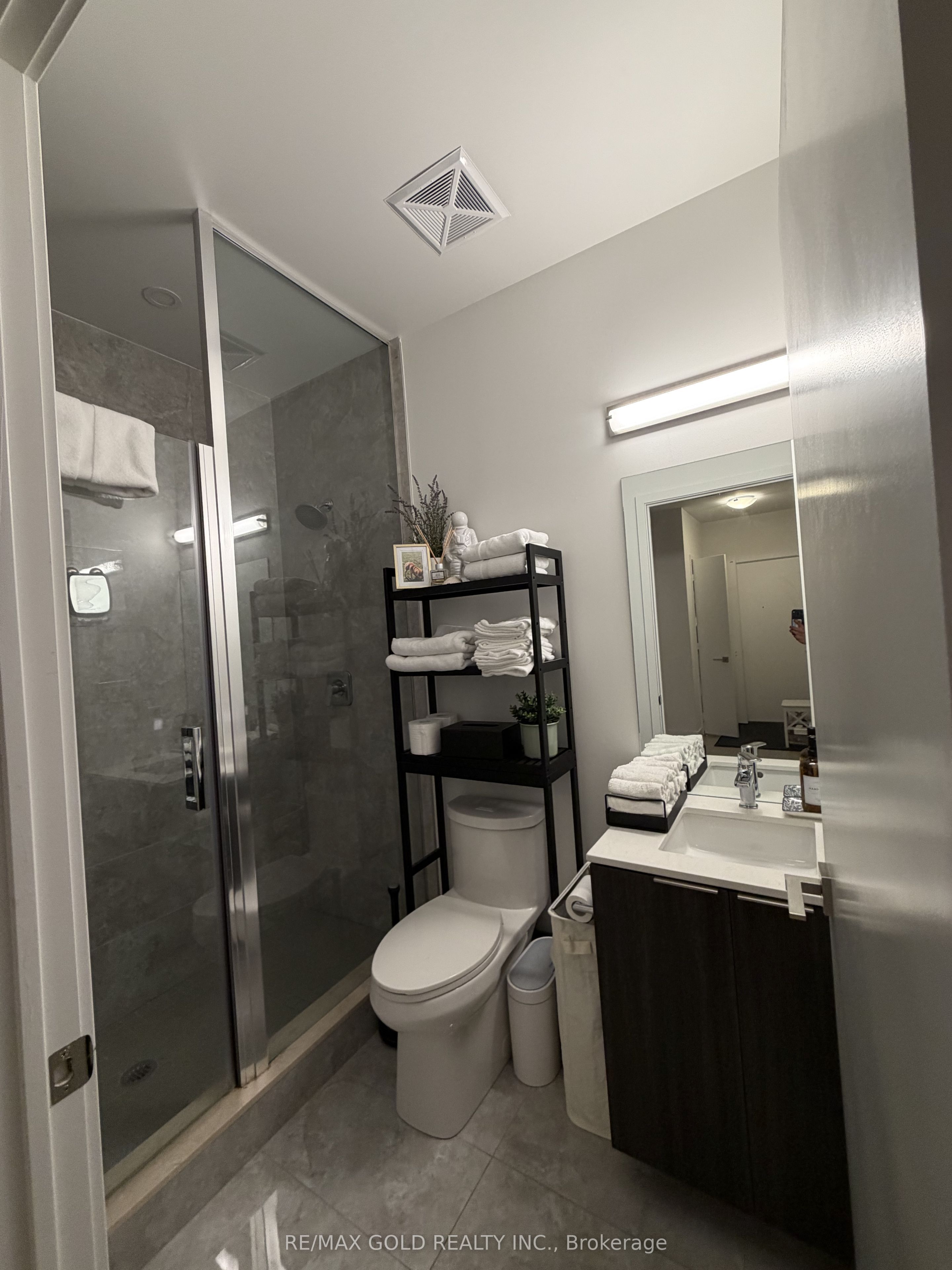 30 Ordnance Street 403, Toronto, ON M6K 0C8 photo 3