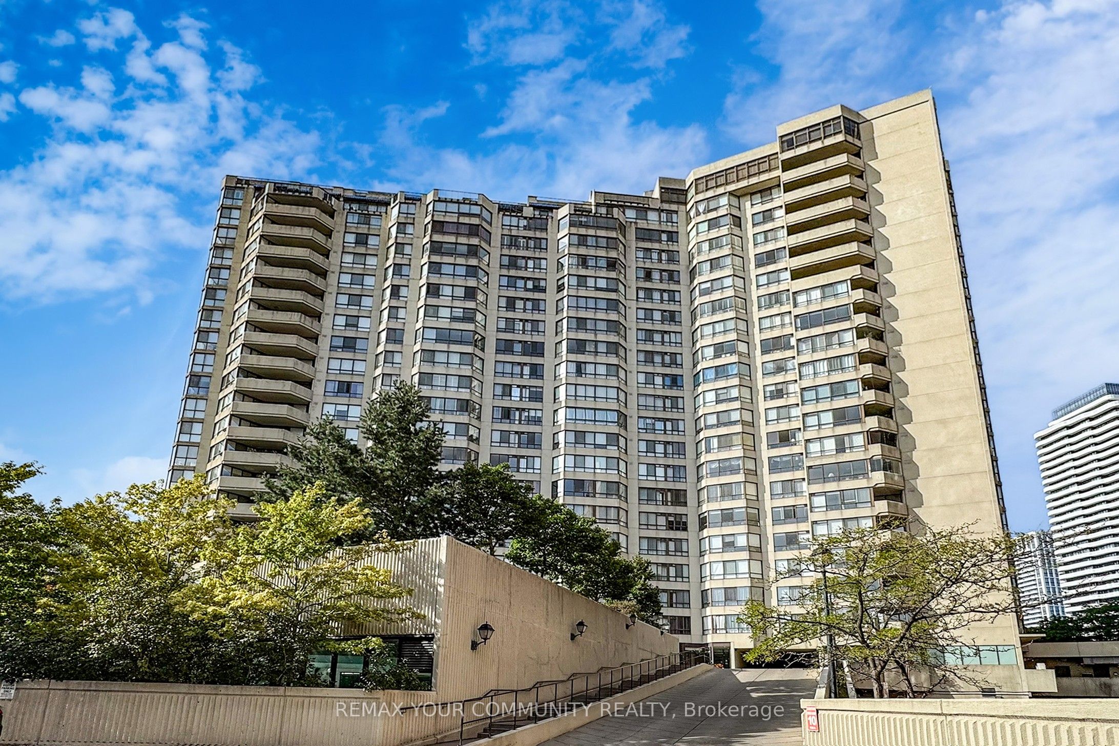 5444 Yonge Street 1609, Toronto, ON M2N 6J4