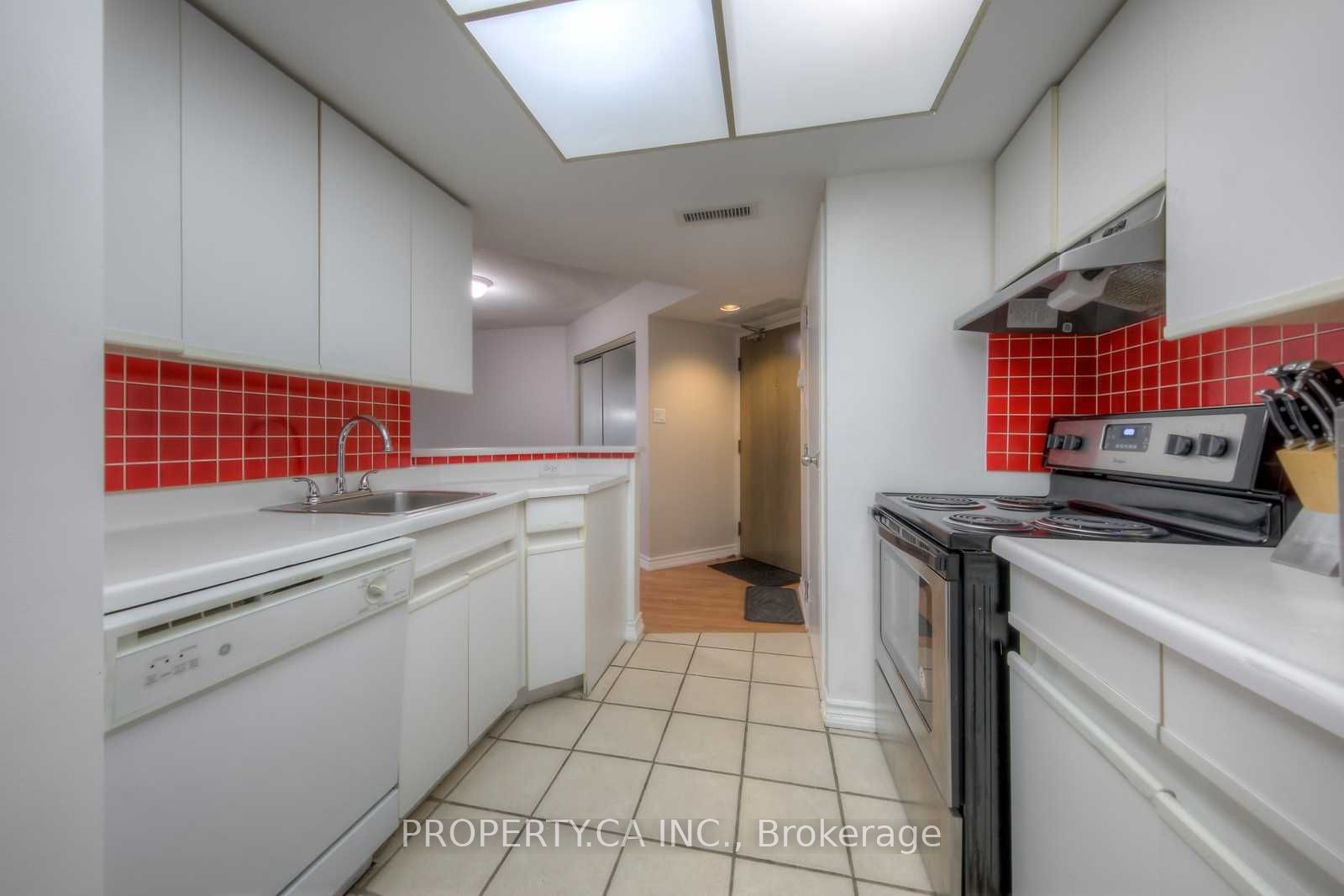 1001 Bay Street 2107, Toronto, ON M5S 3A6 photo 4