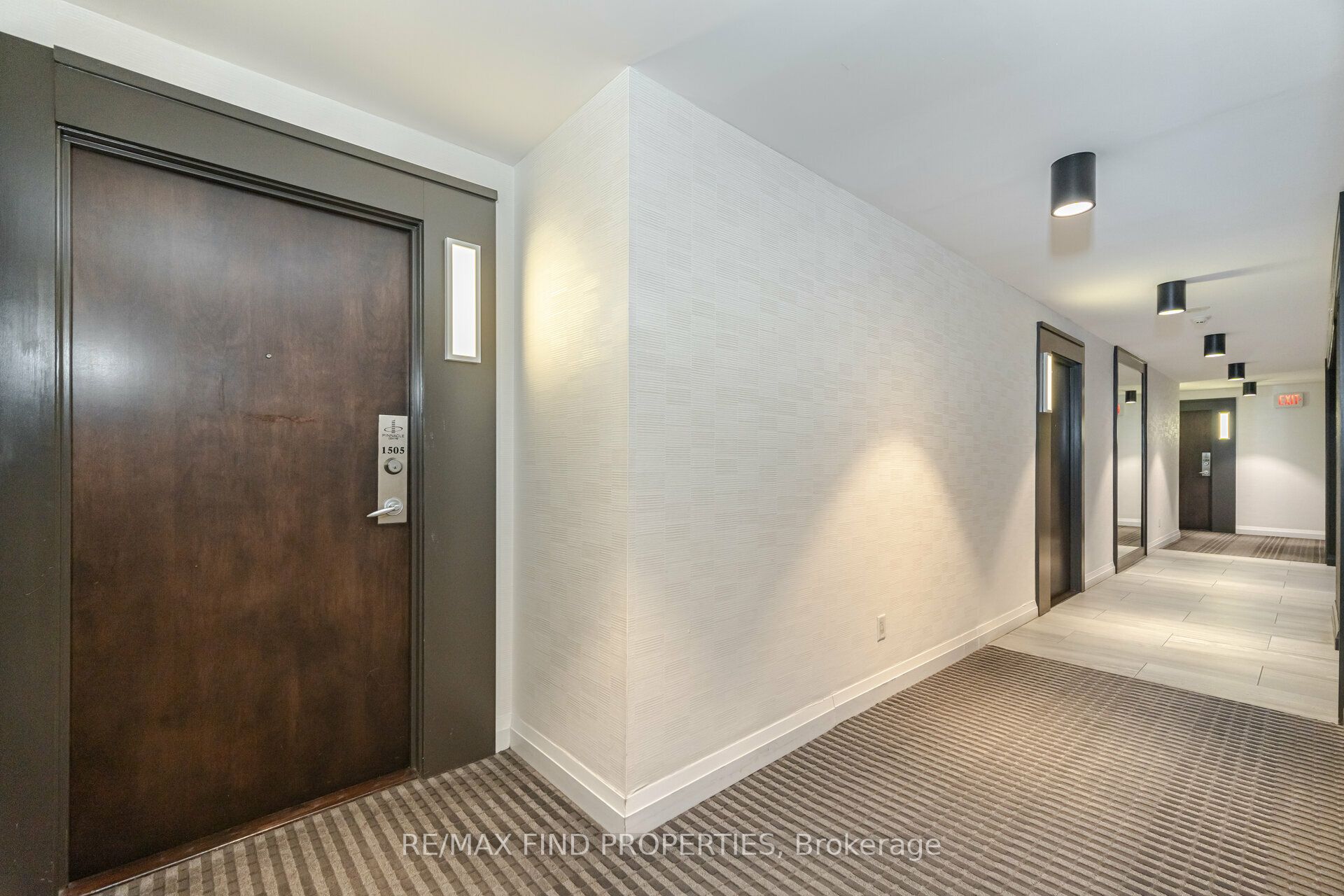 12 Yonge Street 1505, Toronto, ON M5E 1Z9 photo 4