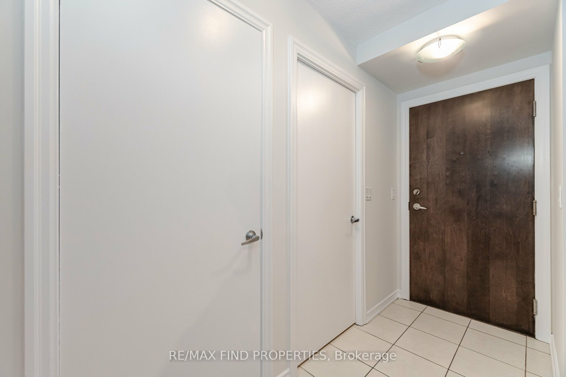 12 Yonge Street 1505, Toronto, ON M5E 1Z9 photo 5