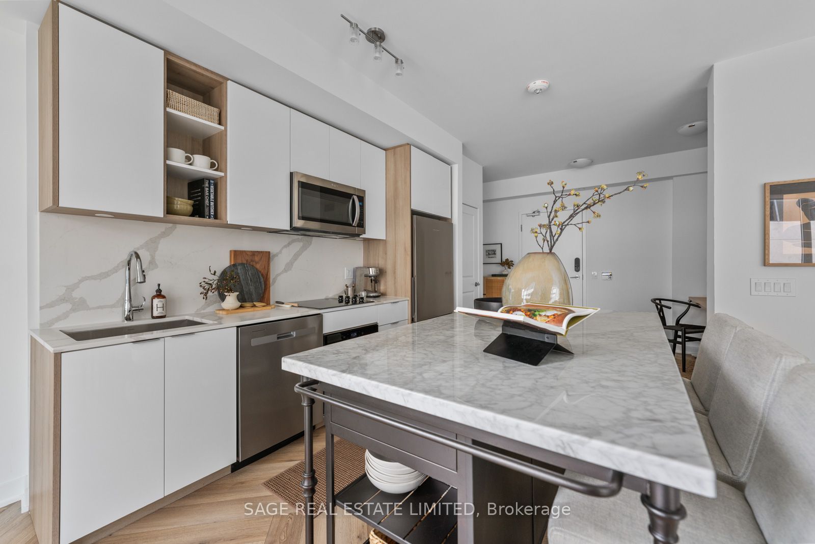 543 Richmond Street W 1128, Toronto, ON M5V 0W9 photo 3