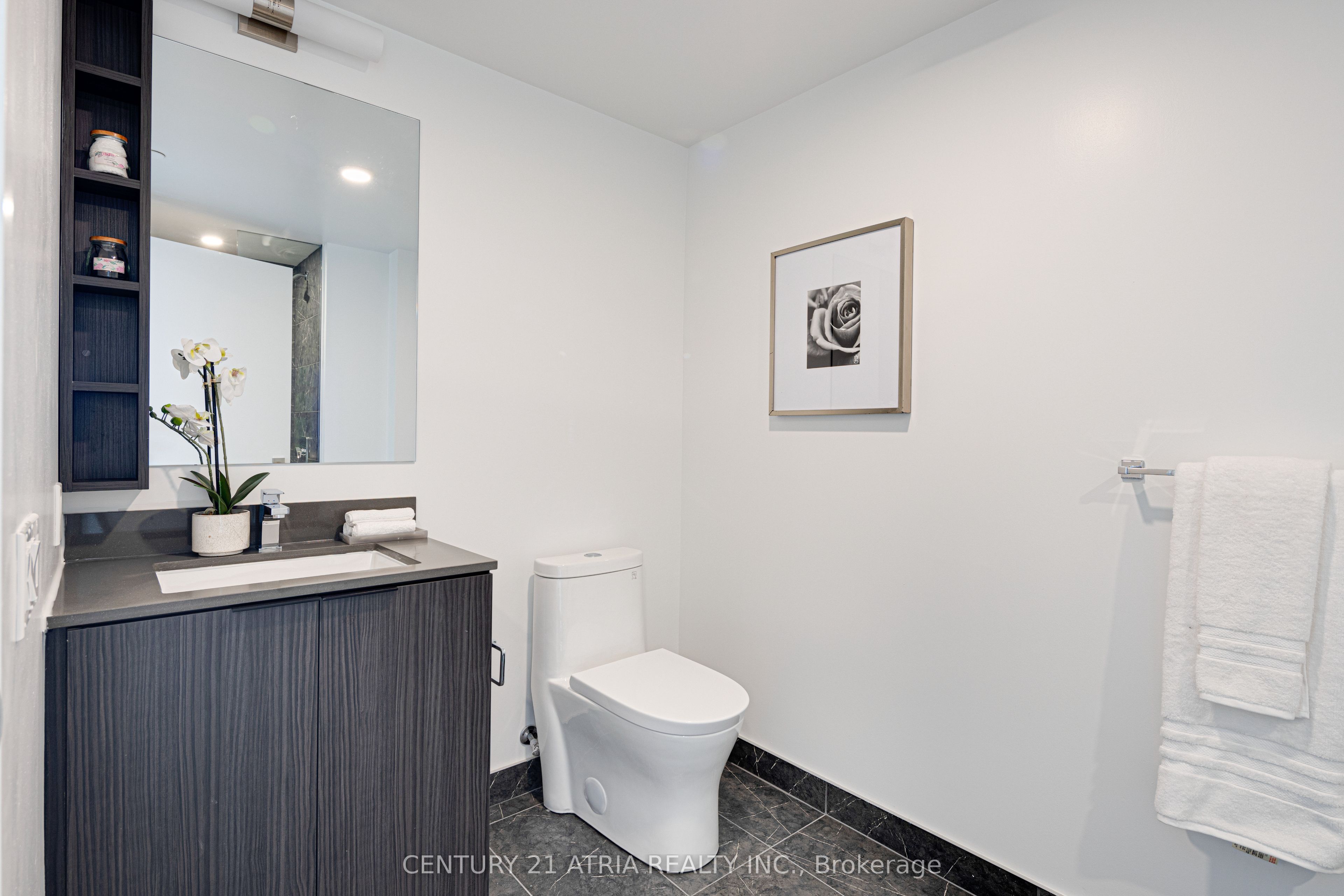 82 Dalhousie Street 1915, Toronto, ON M5B 0C5 photo 4