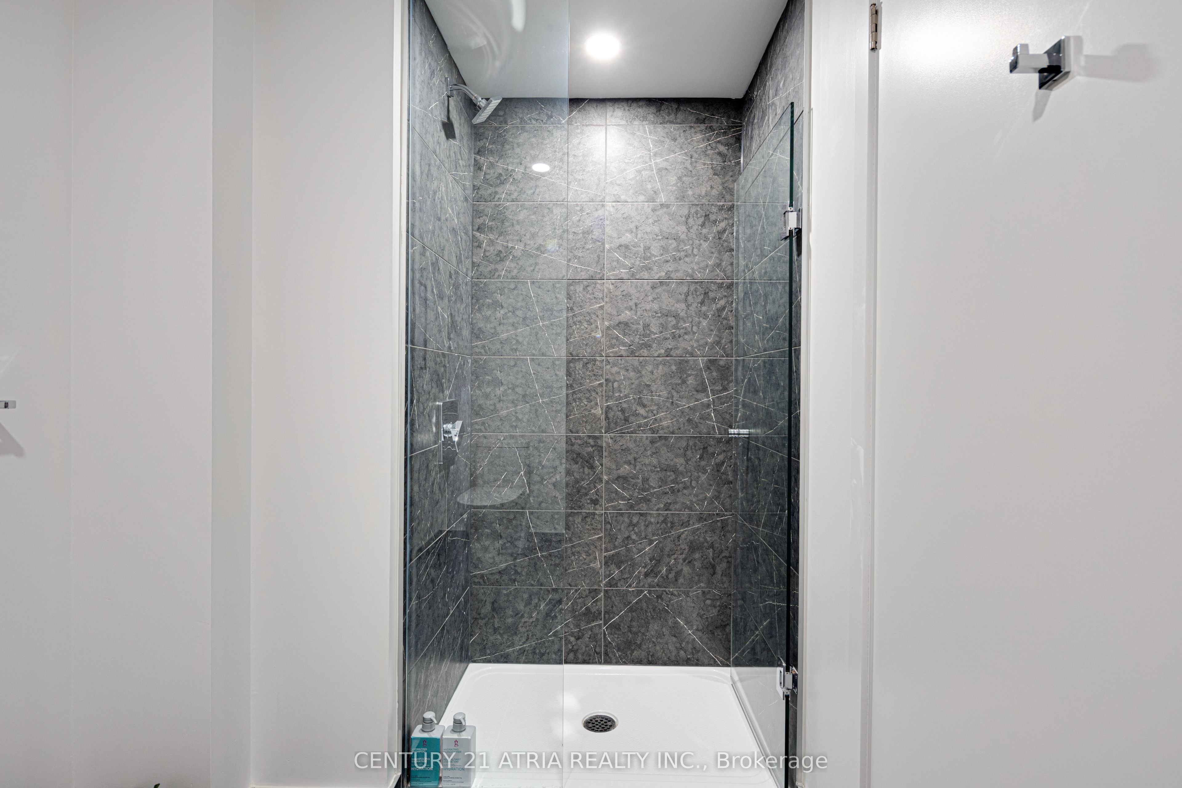 82 Dalhousie Street 1915, Toronto, ON M5B 0C5 photo 5
