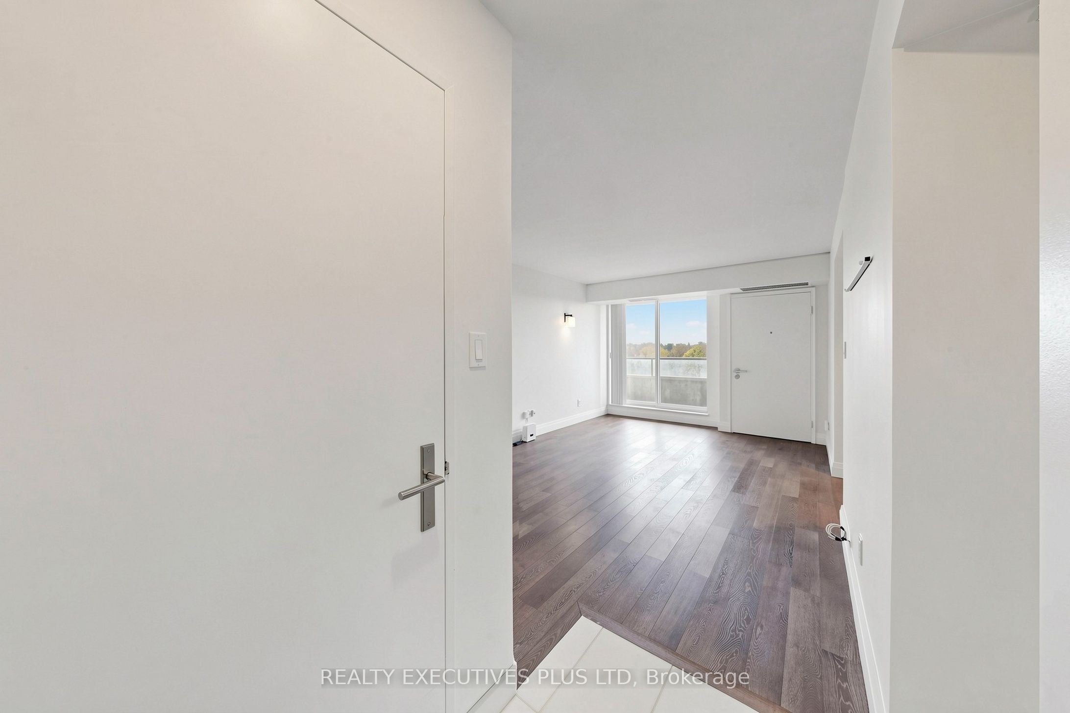 18 Hillcrest Avenue 604, Toronto, ON M2N 6T5 photo 2