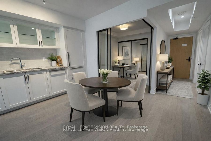 505 Glencairn Avenue 307, Toronto, ON M6B 0B2 photo 3