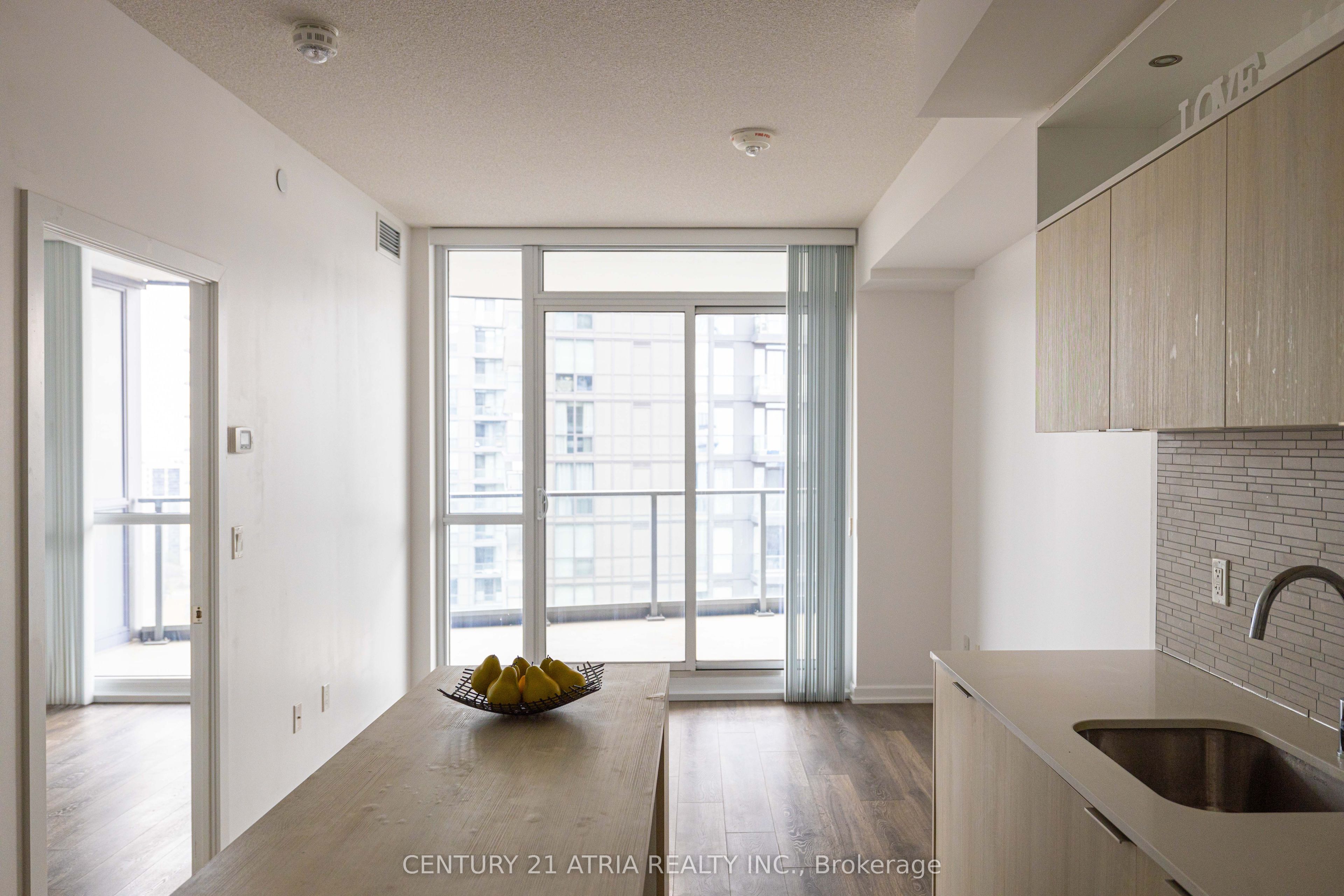 50 Forest Manor Road 2011, Toronto, ON M2J 0E3 photo 3