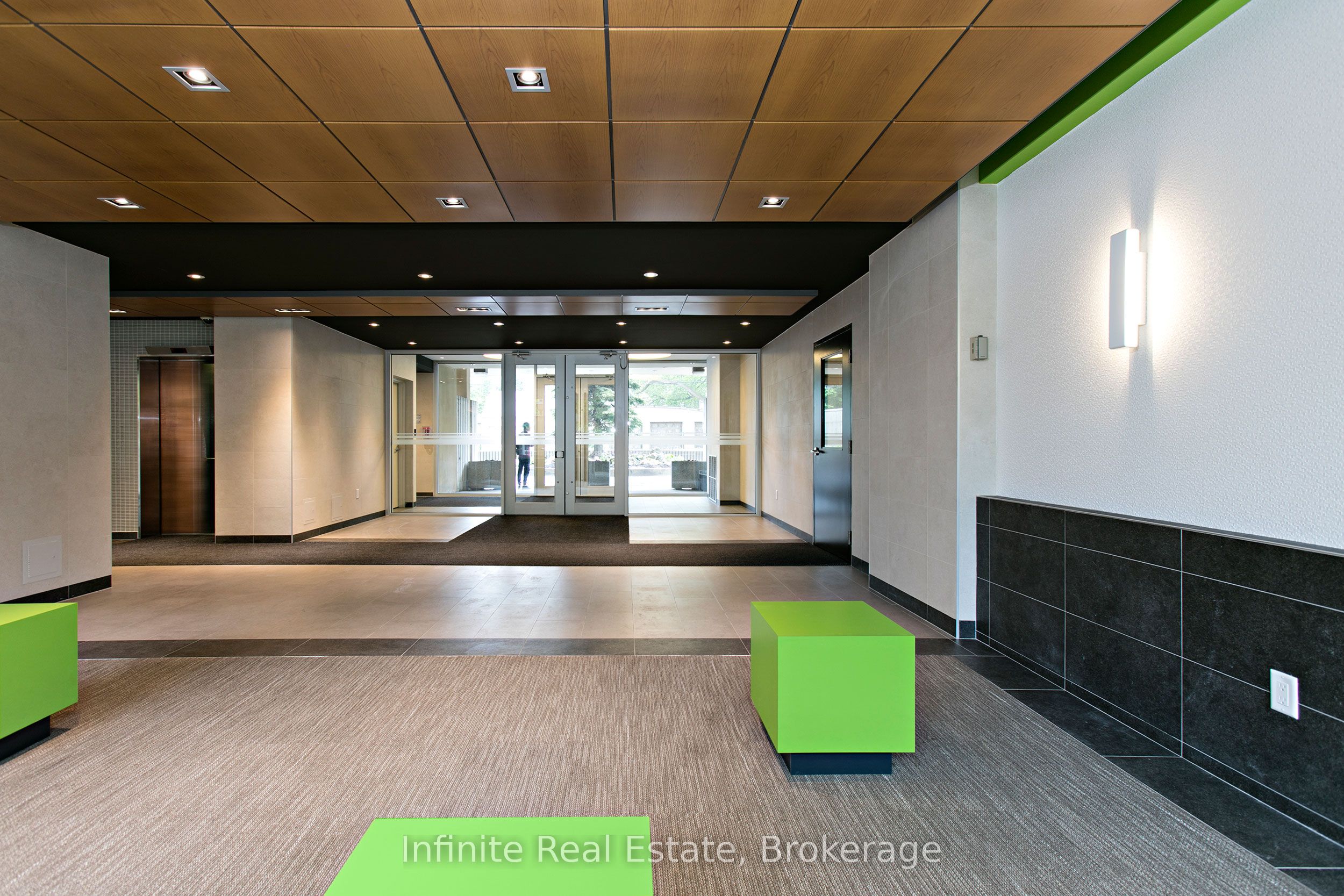 666 Spadina Avenue 403, Toronto, ON M5S 2H8 photo 2
