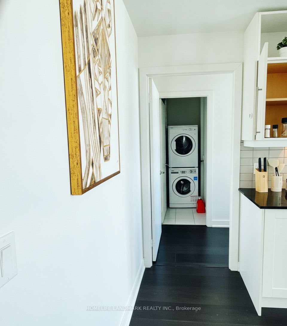 30 Nelson Street 1101, Toronto, ON M5V 0H5 photo 4