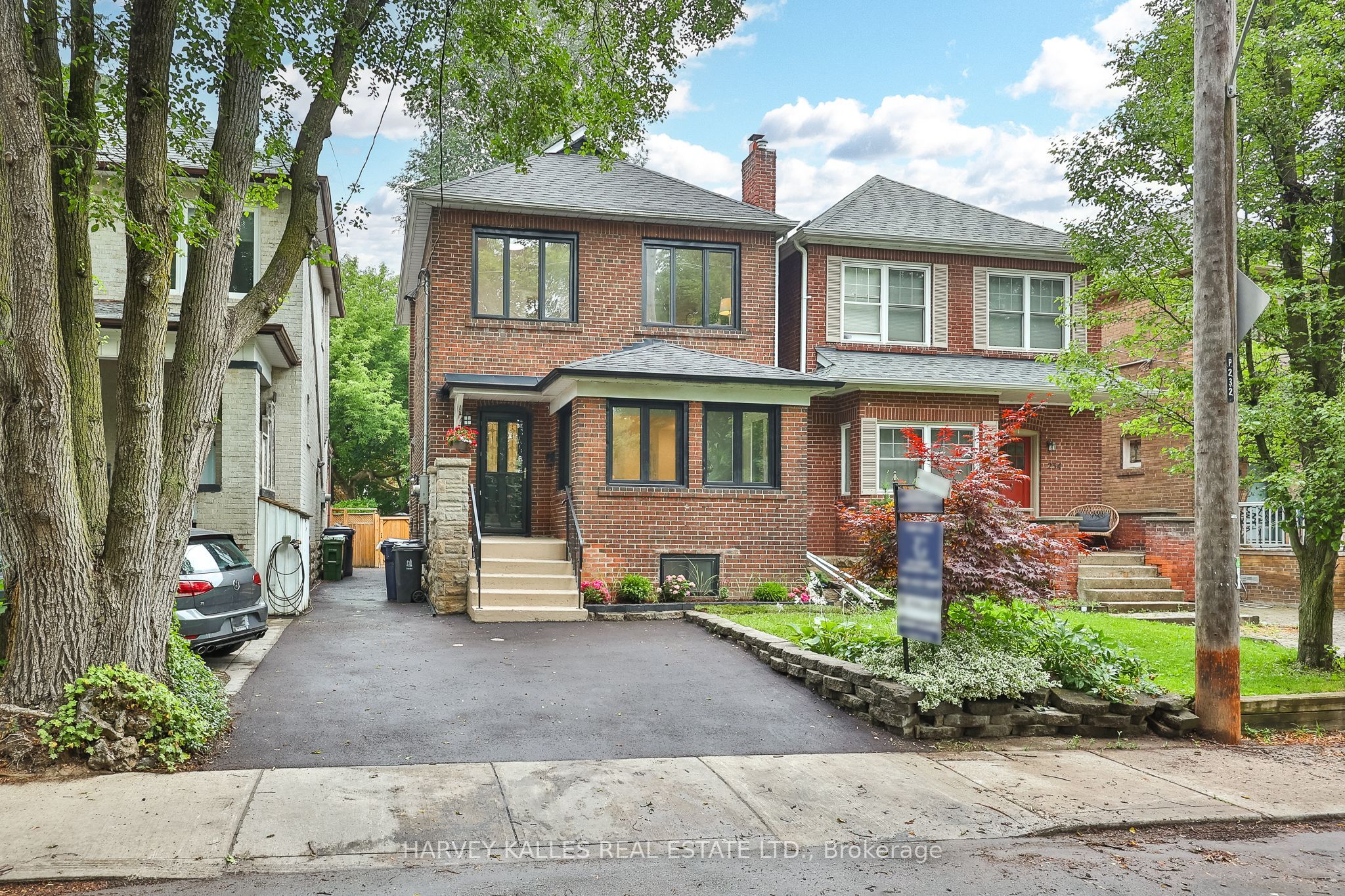 232 Belsize Drive, Toronto, ON M4S 1M4