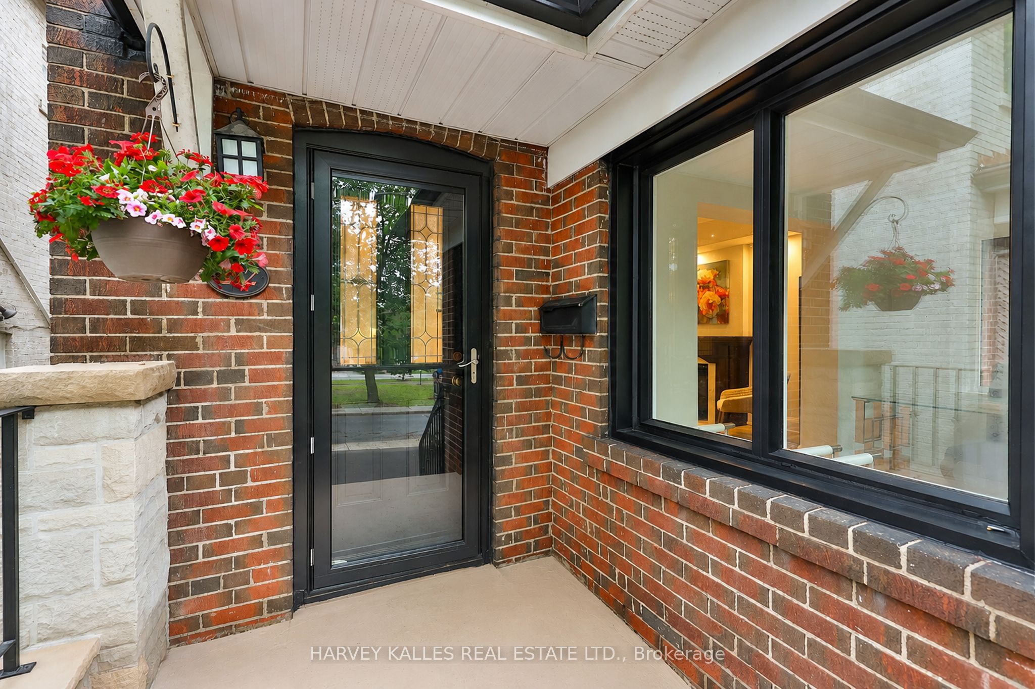 232 Belsize Drive, Toronto, ON M4S 1M4 photo 3