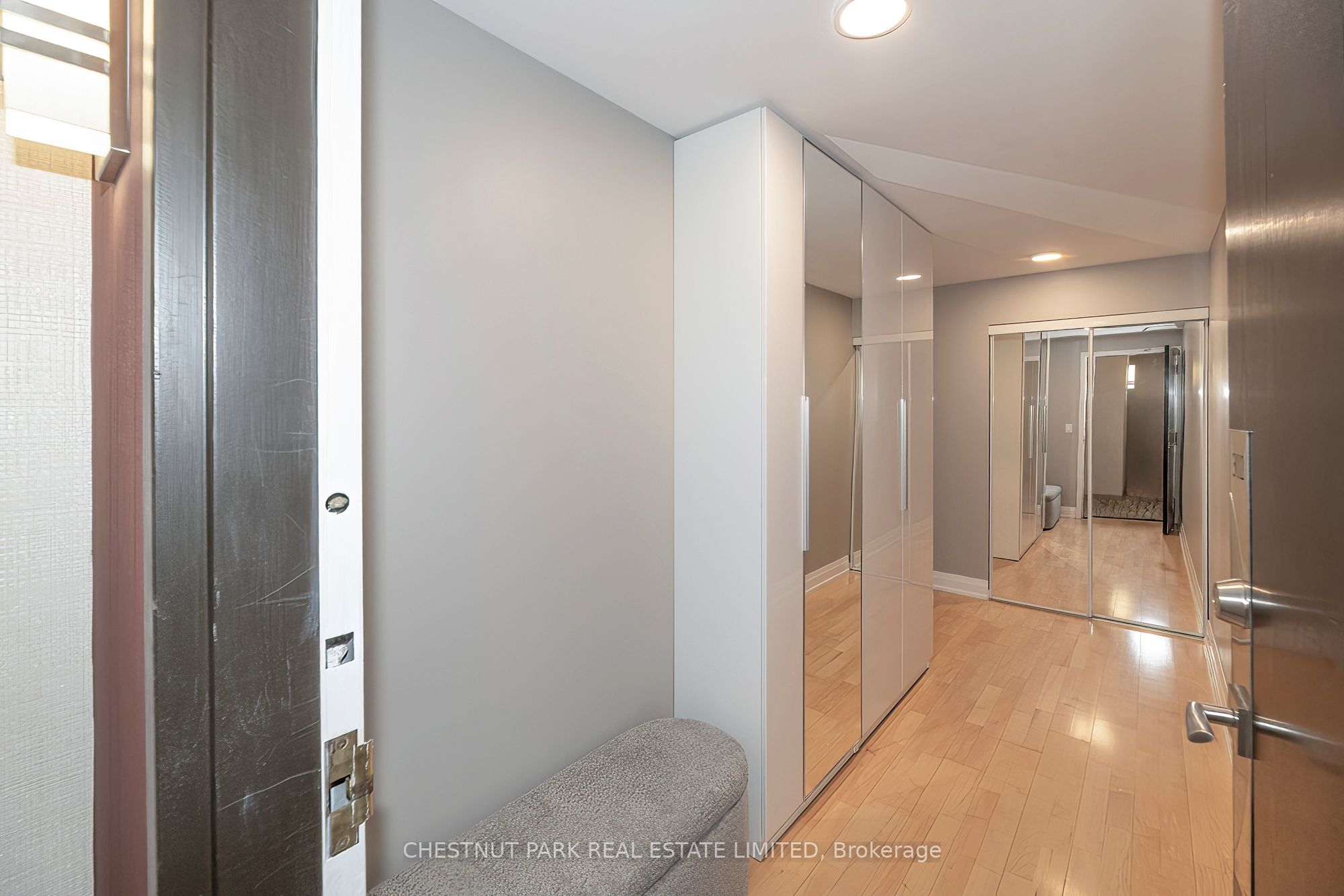 1901 Yonge Street 302, Toronto, ON M4S 1Y6 photo 2